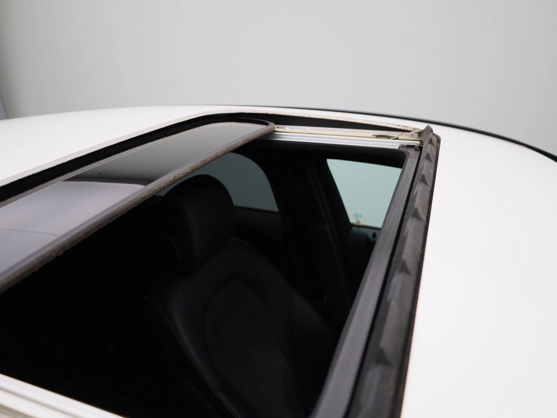 Mercedes-Benz-GLC-image-43