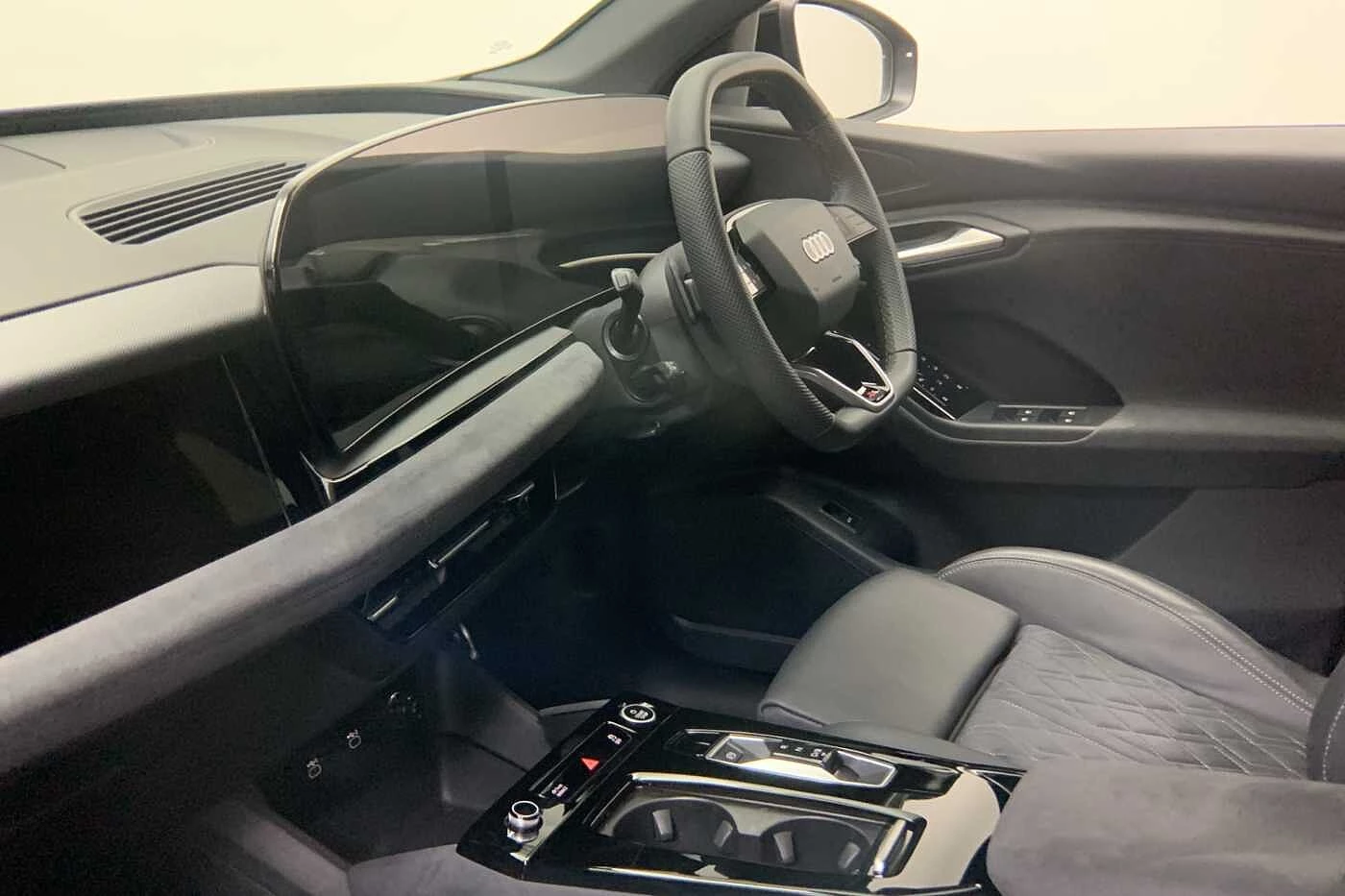 Audi-Q6 e-tron-image-1