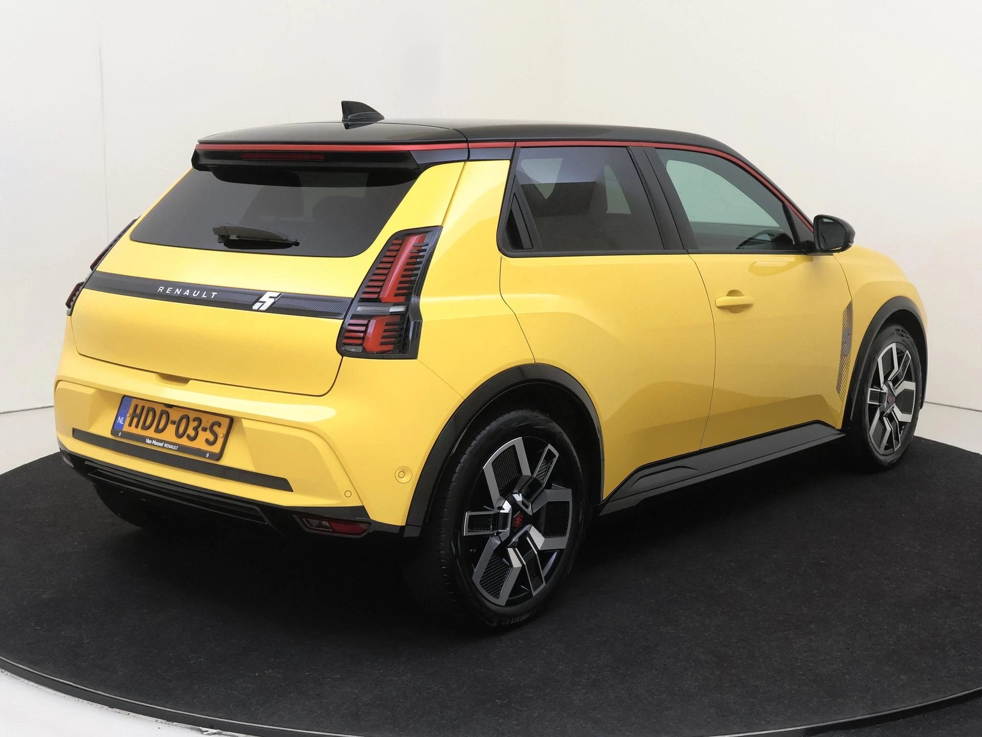 Renault-5-image-3