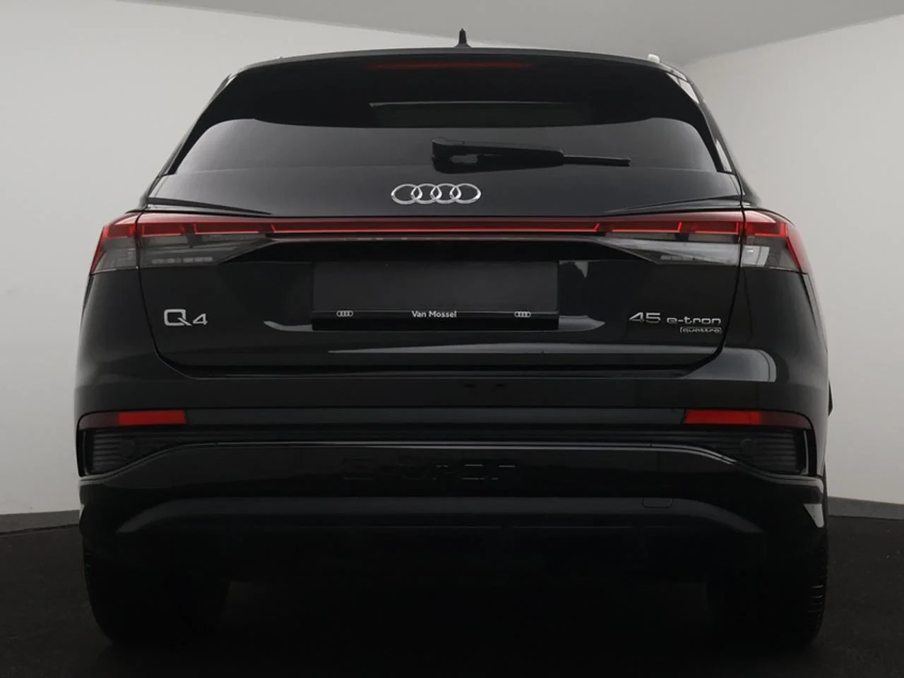 Audi Q4 e-tron Audi Q4 3X-S line 45e-tron QUATTRO 265PK *AUTOMAAT*PANODAK*LEDER*ALCANTARA*CAMERA*ACC*PDC*NAVI*APP-CONNECT*...*