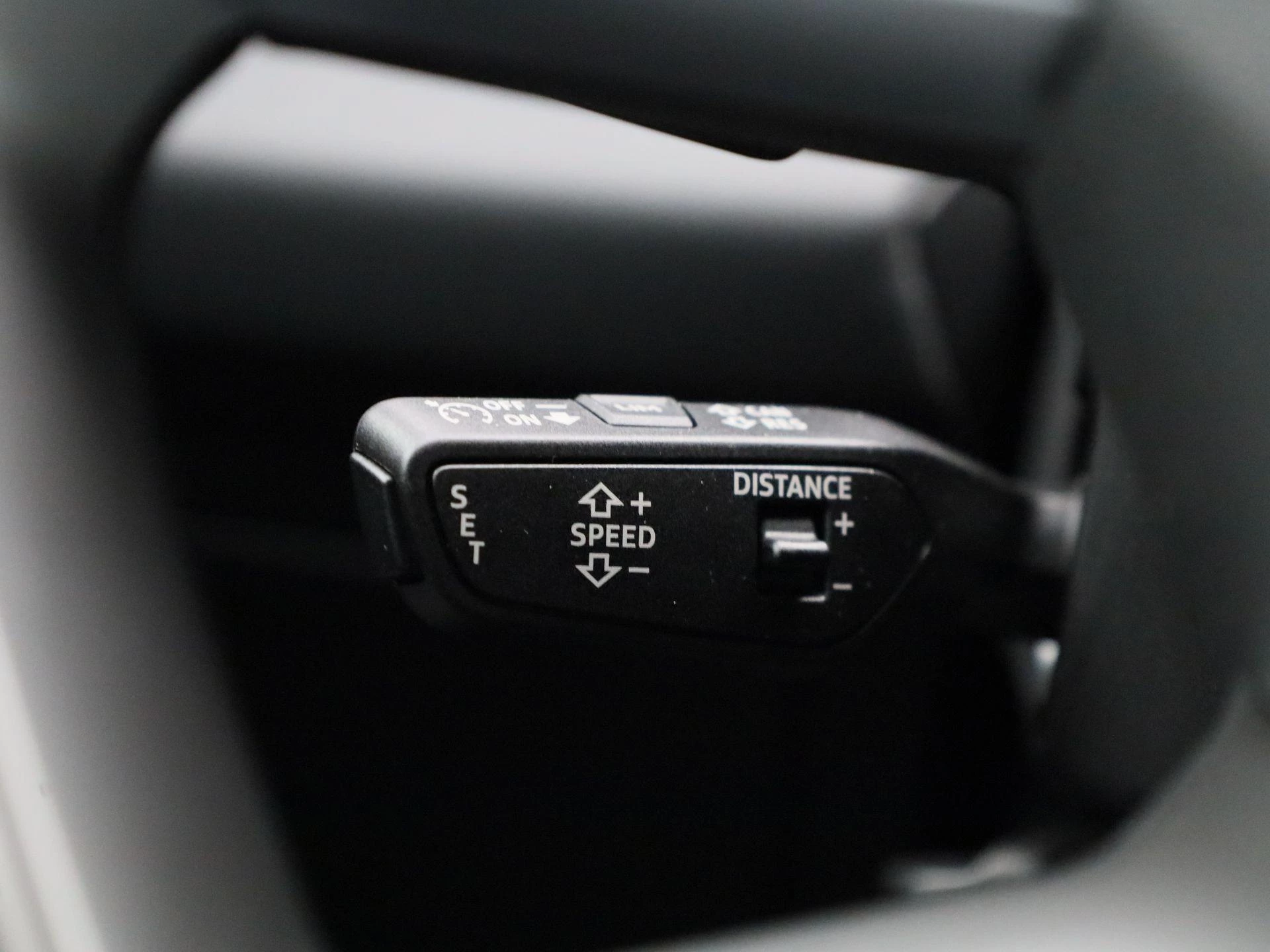 Audi-Q6 e-tron-image-18