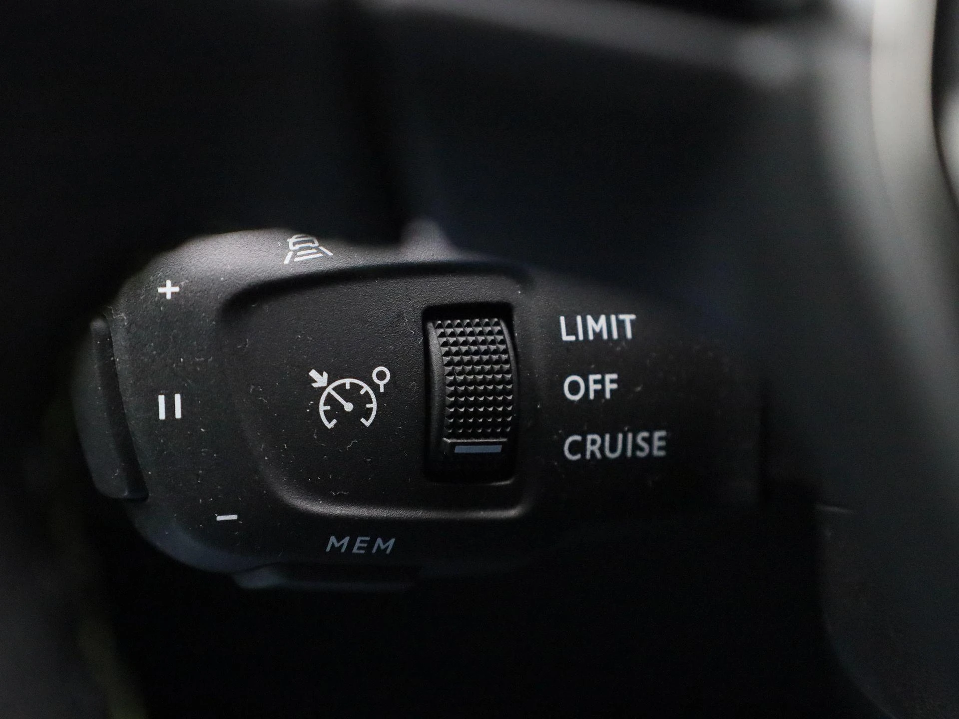 Peugeot-208-image-18