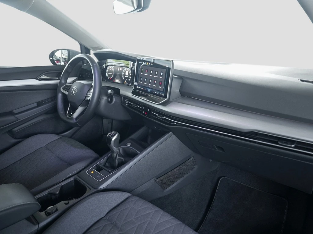 Volkswagen-Golf-image-7