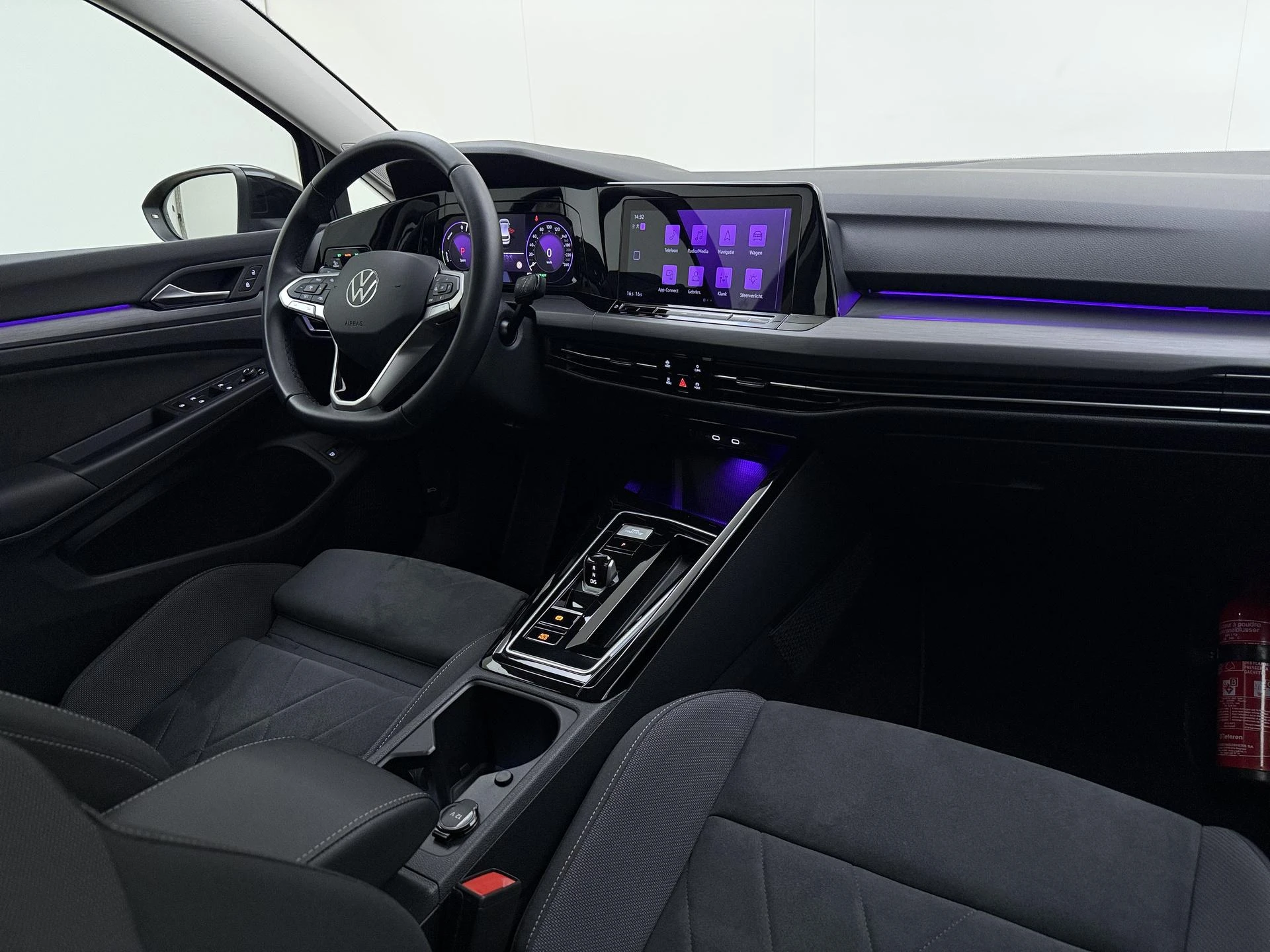 Volkswagen-Golf-image-10