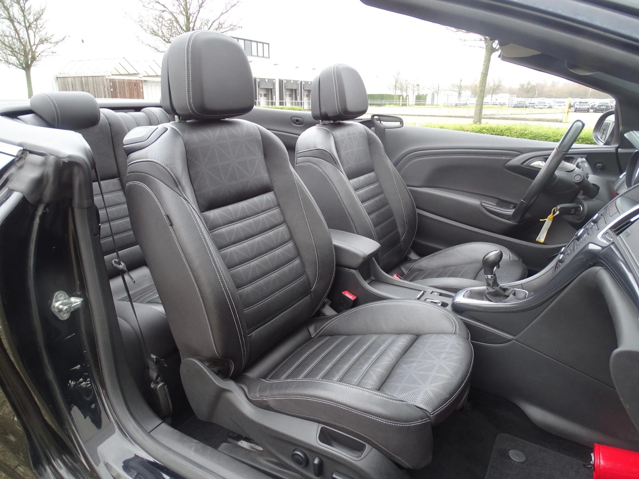 Opel-Cascada-image-12
