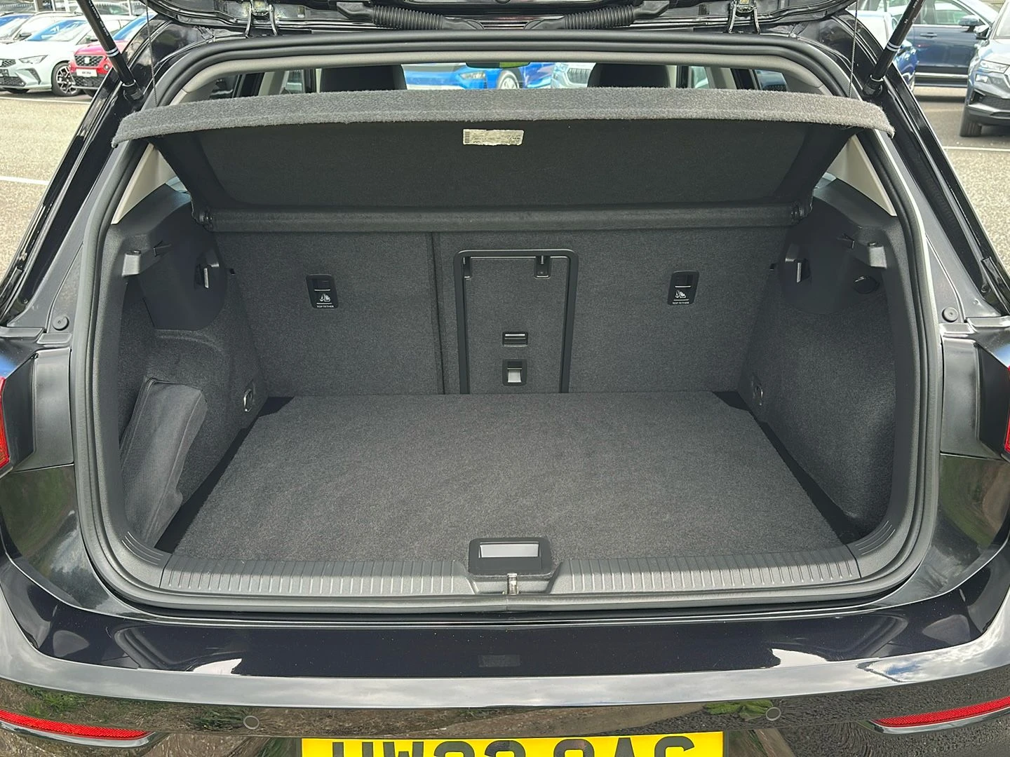 Volkswagen-Golf-image-14
