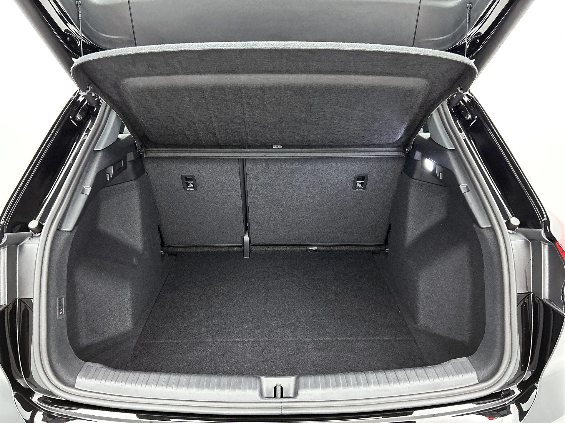 Audi-Q4 e-tron-image-21