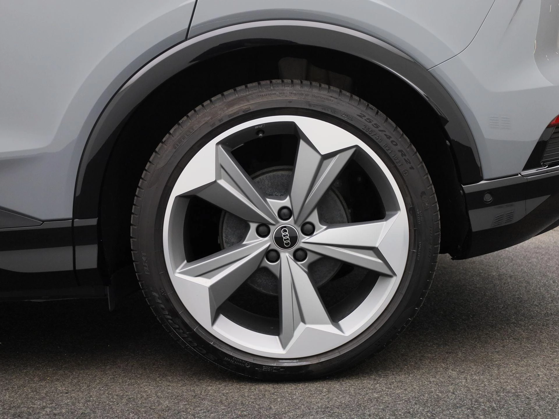 Audi-Q4 e-tron-image-12
