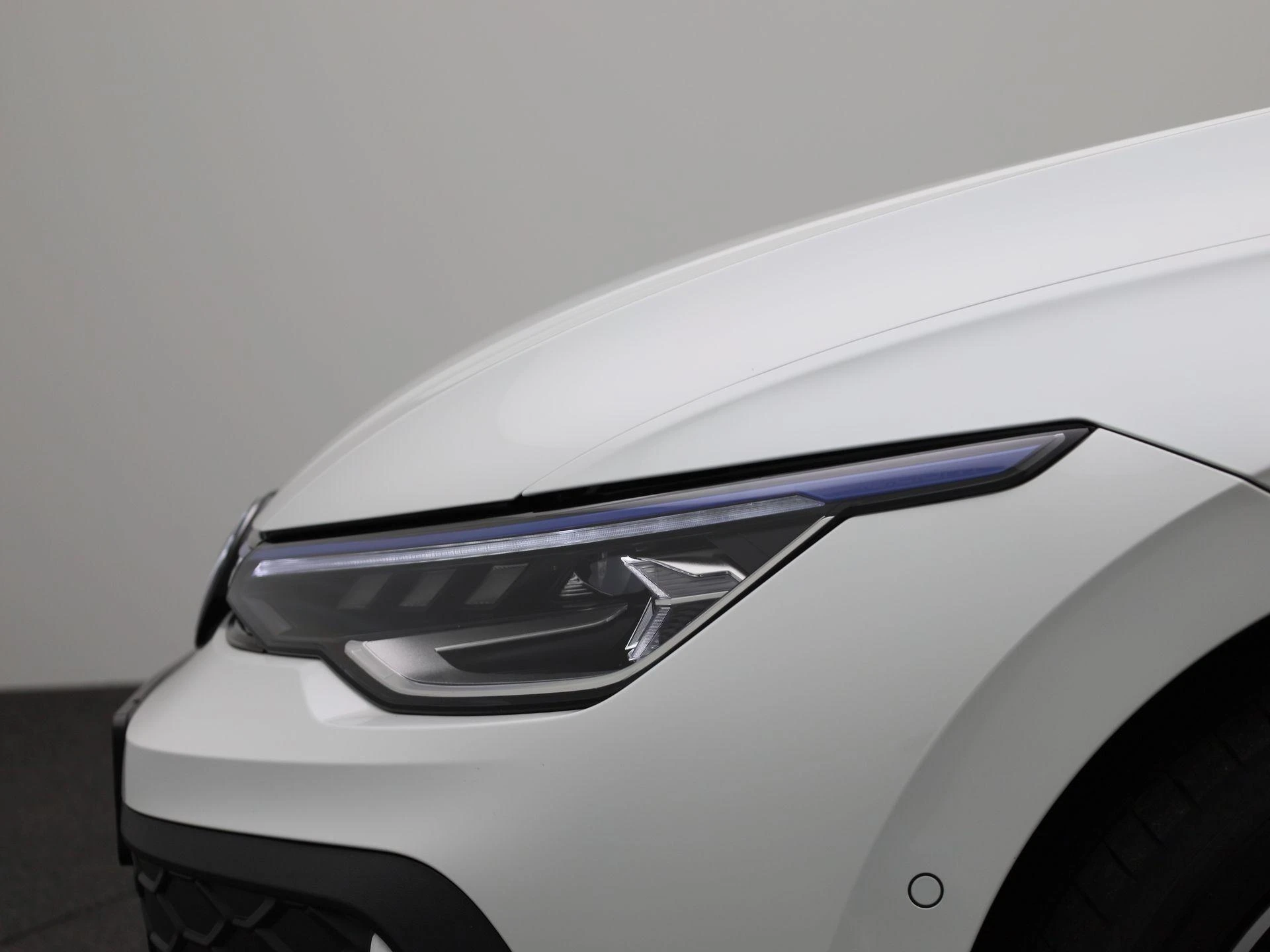 Volkswagen-Golf-image-14