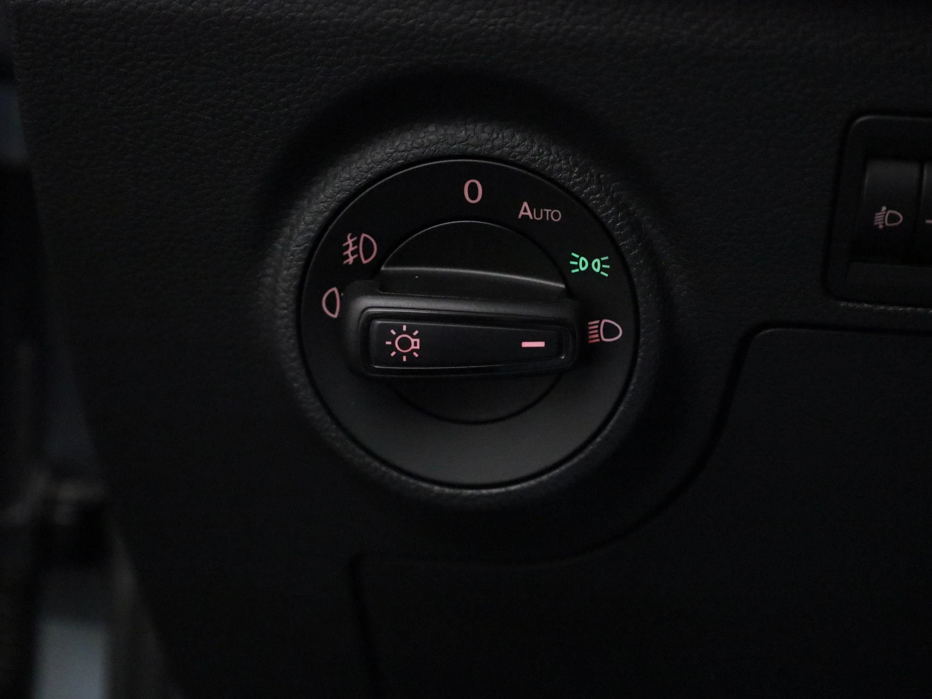 SEAT-Arona-image-22