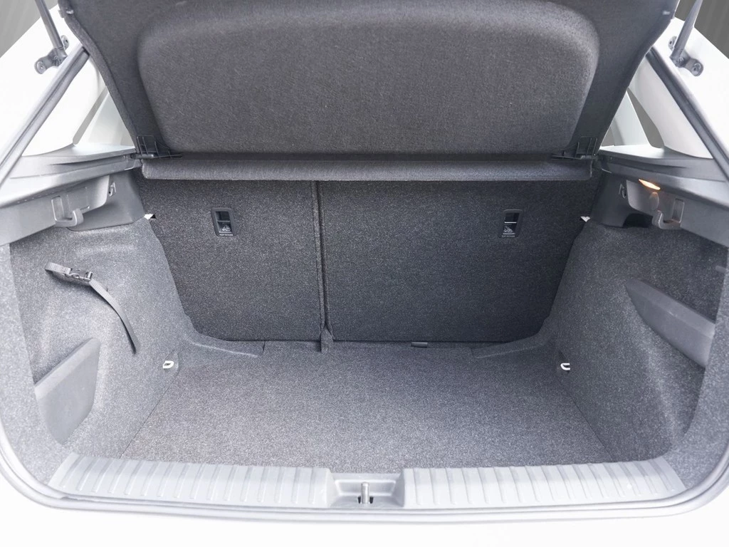 Škoda Kamiq 1,0 TSI DSG Ambition,LED,ACC,ALU Kamera,Climatronic,Park-Pilot