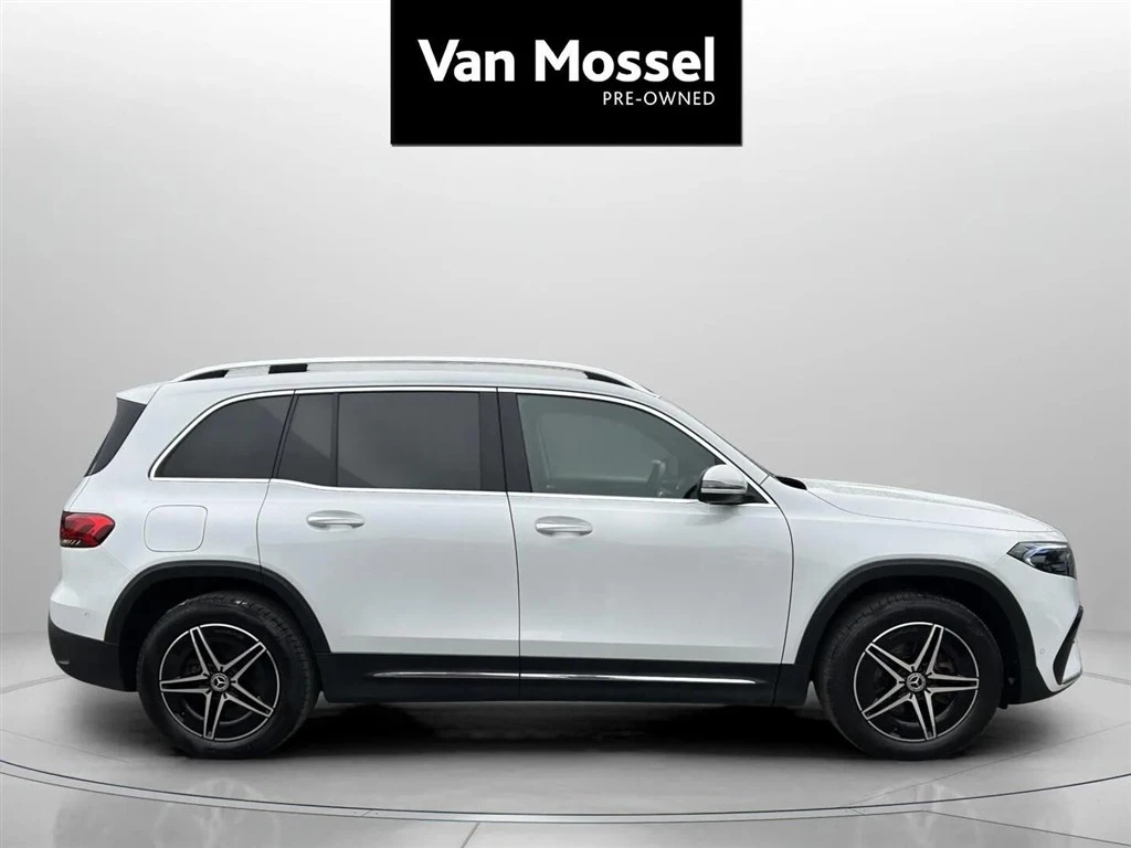 Mercedes-Benz-EQB-image-3