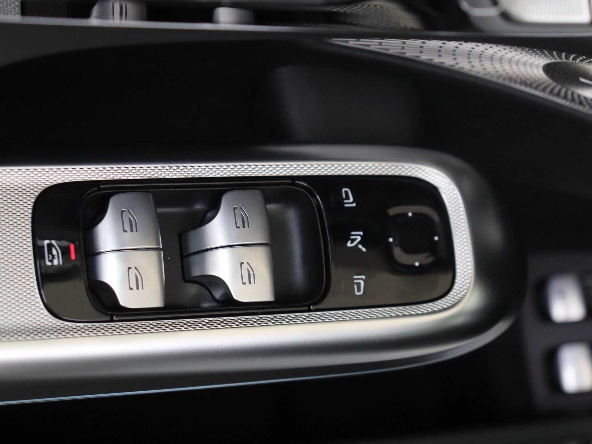 Mercedes-Benz-E-Klasse-image-25