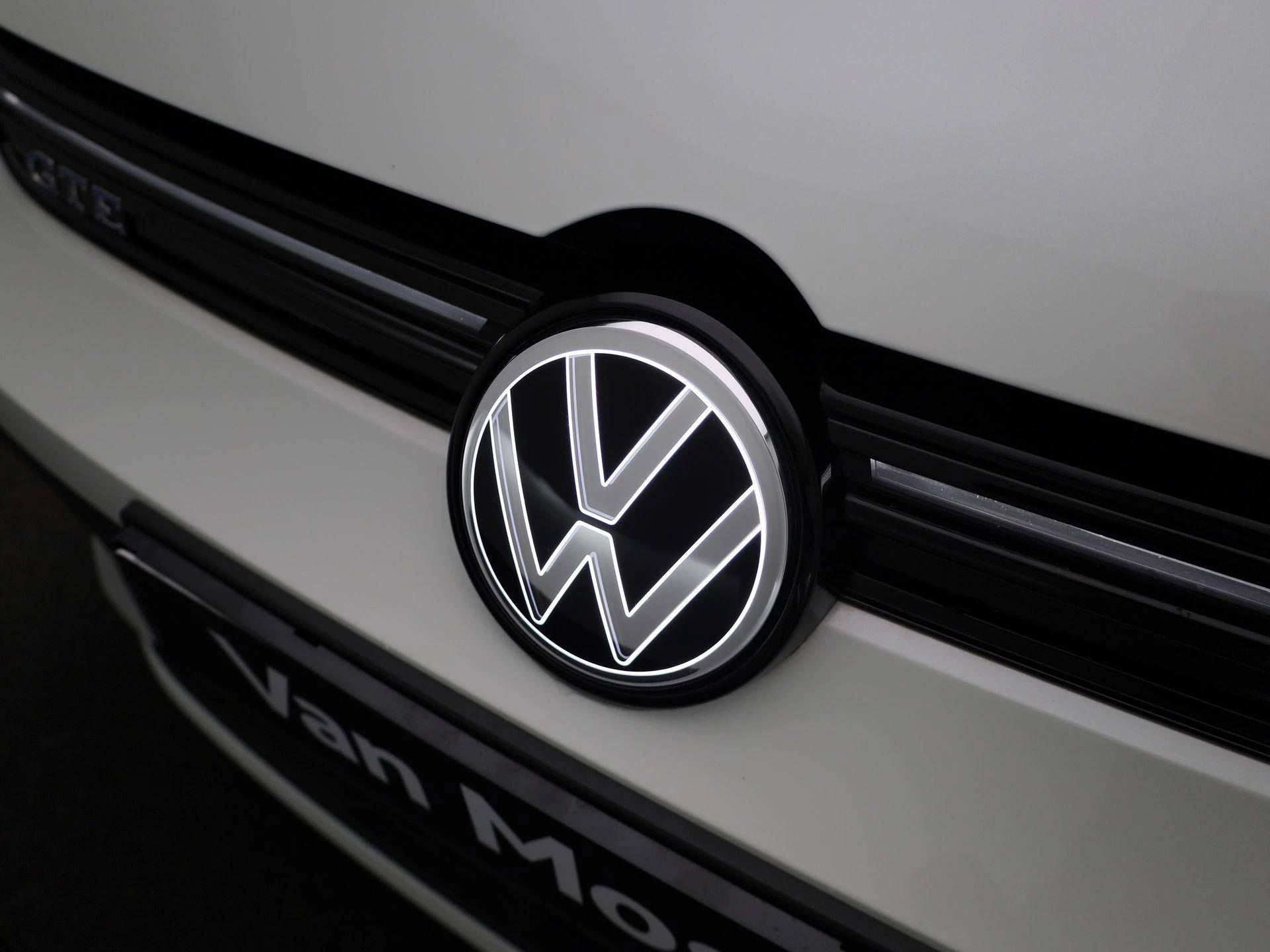 Volkswagen-Golf-image-43