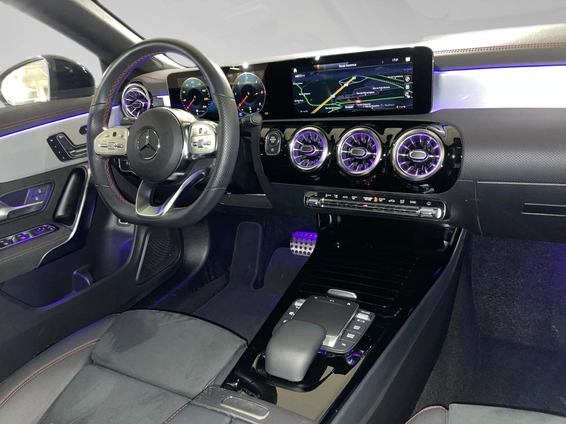 Mercedes-Benz-CLA-image-6