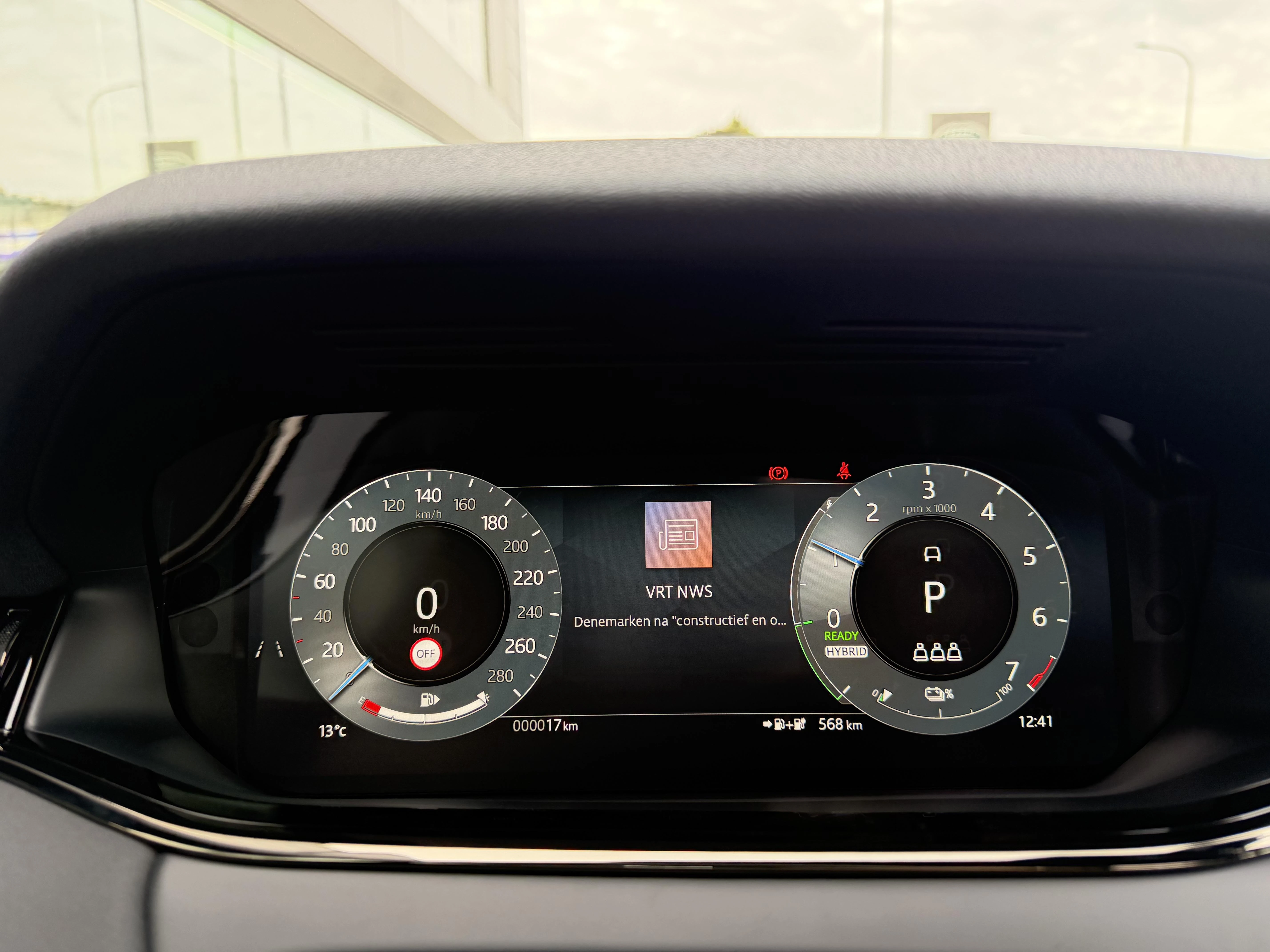 Land Rover-Range Rover Evoque-image-13
