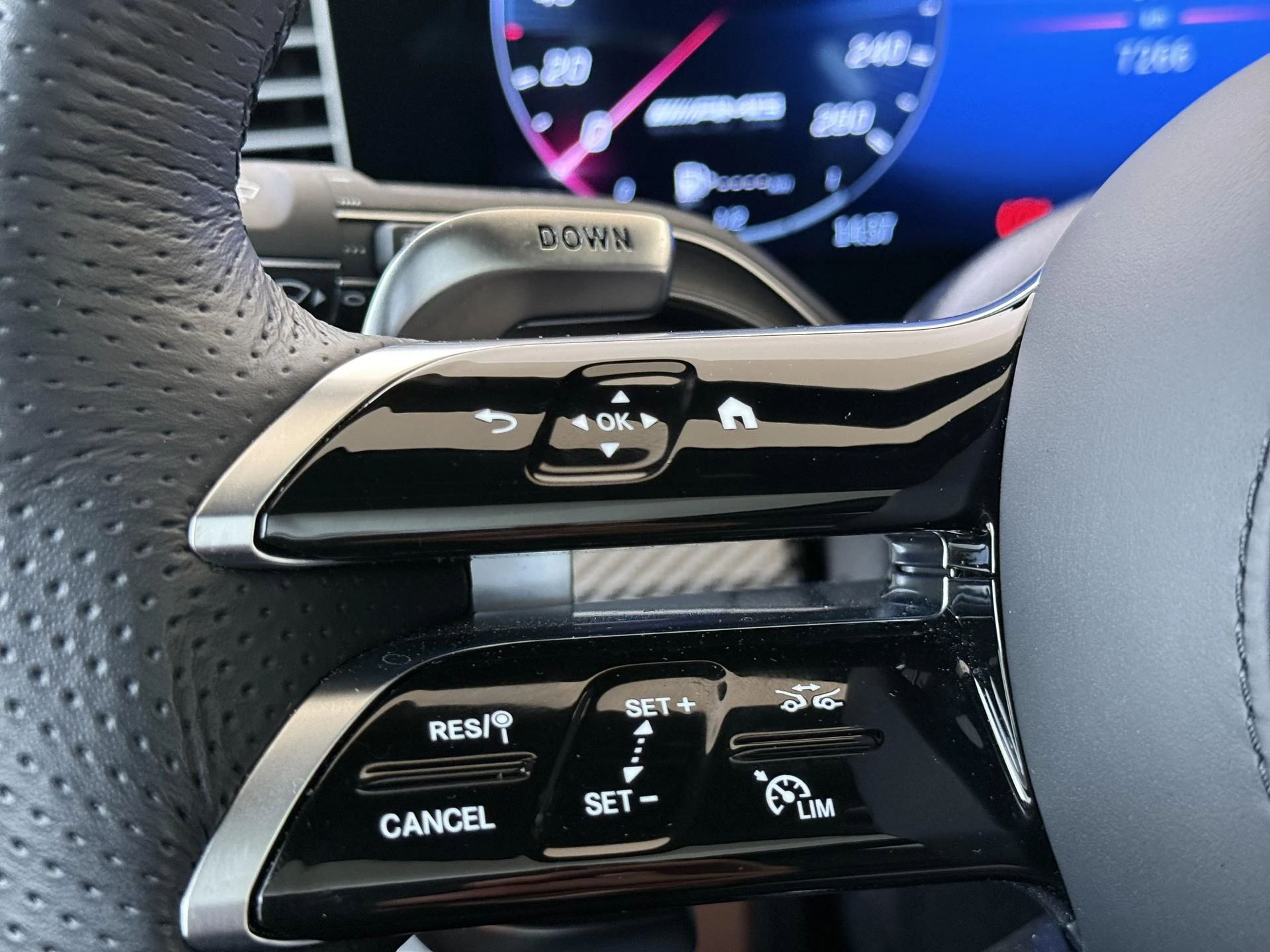 Mercedes-Benz-GLE-image-12