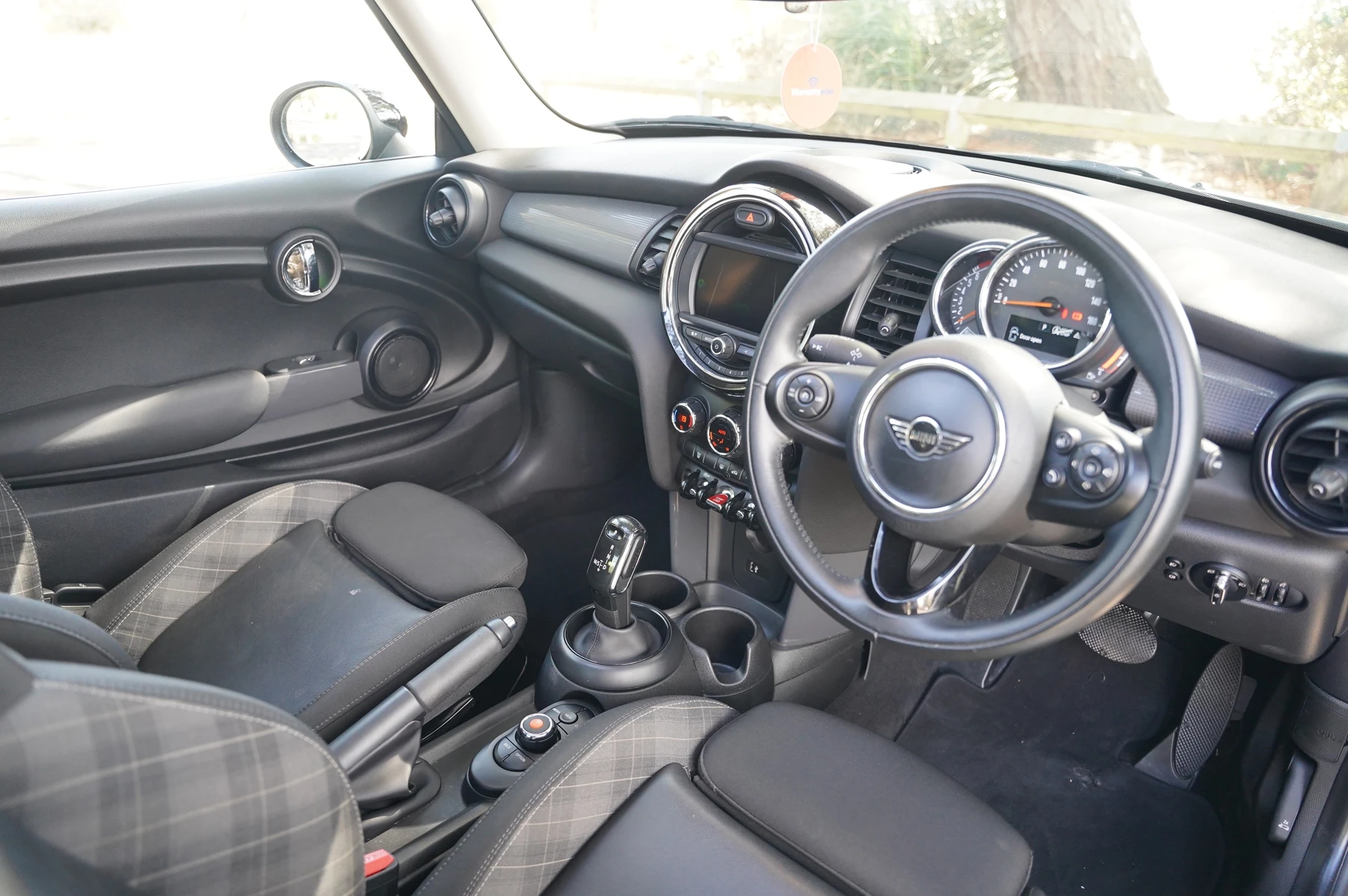 MINI-Cooper-image-5