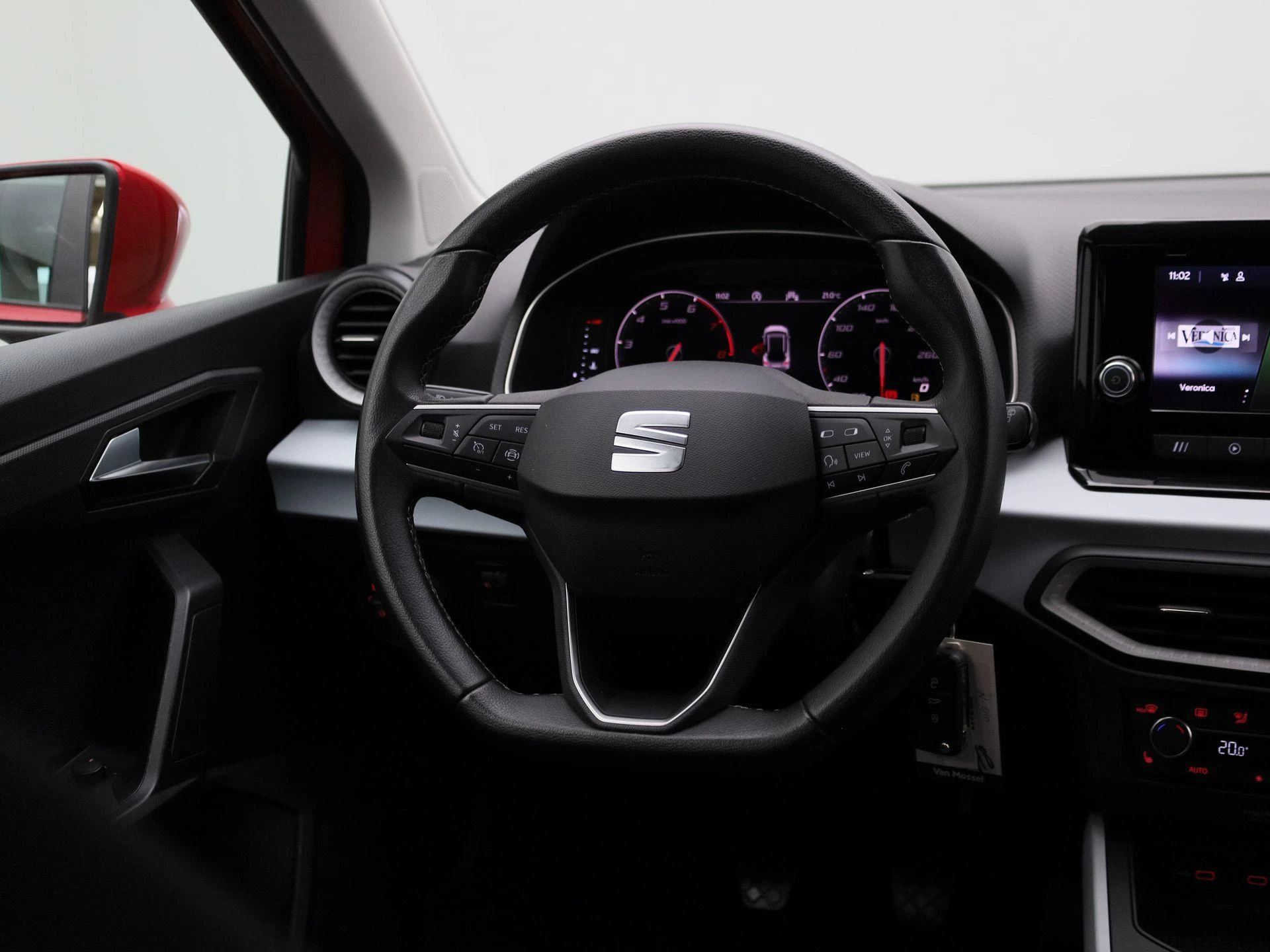 SEAT-Arona-image-9