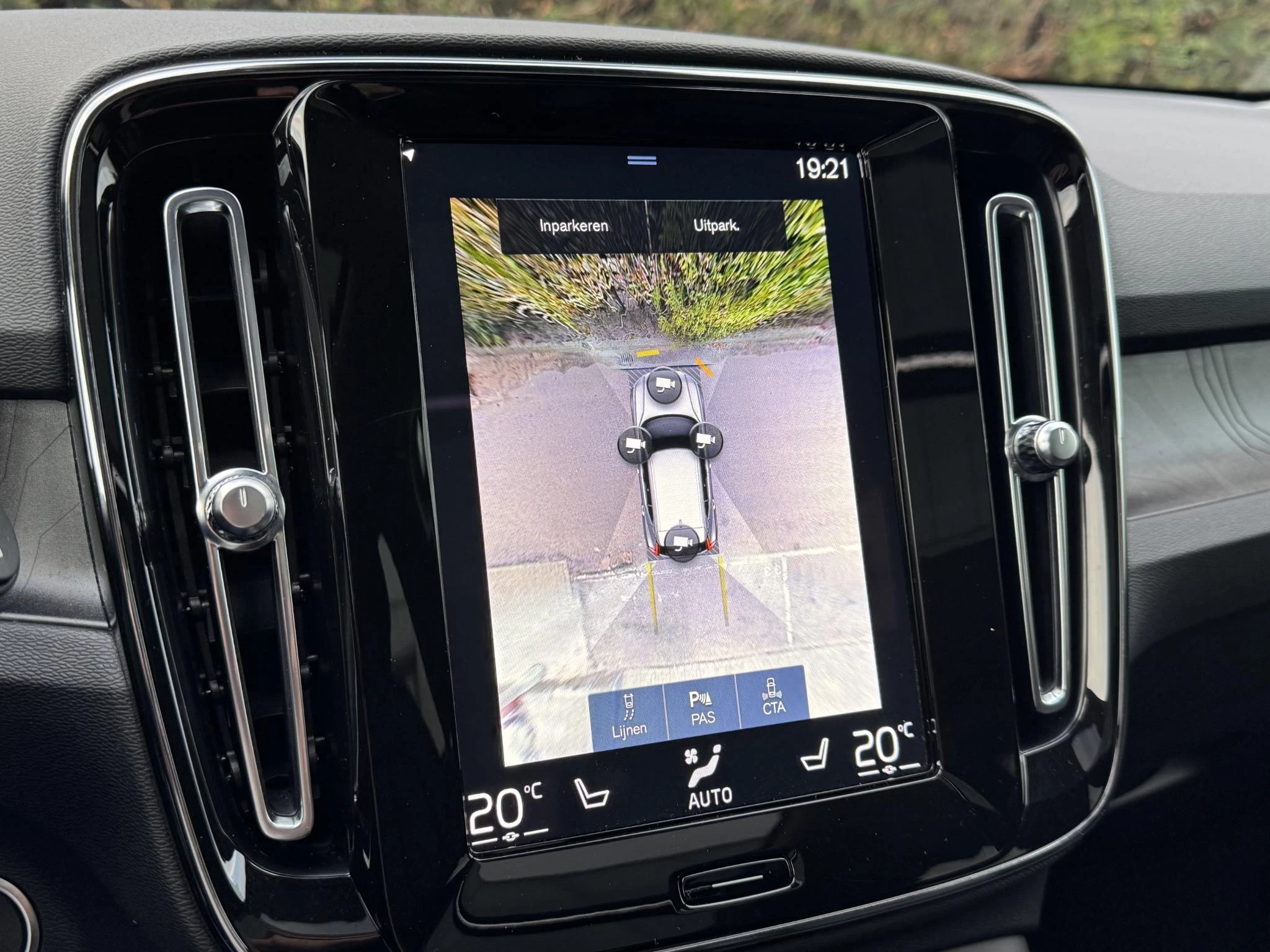 Volvo-XC40-image-19