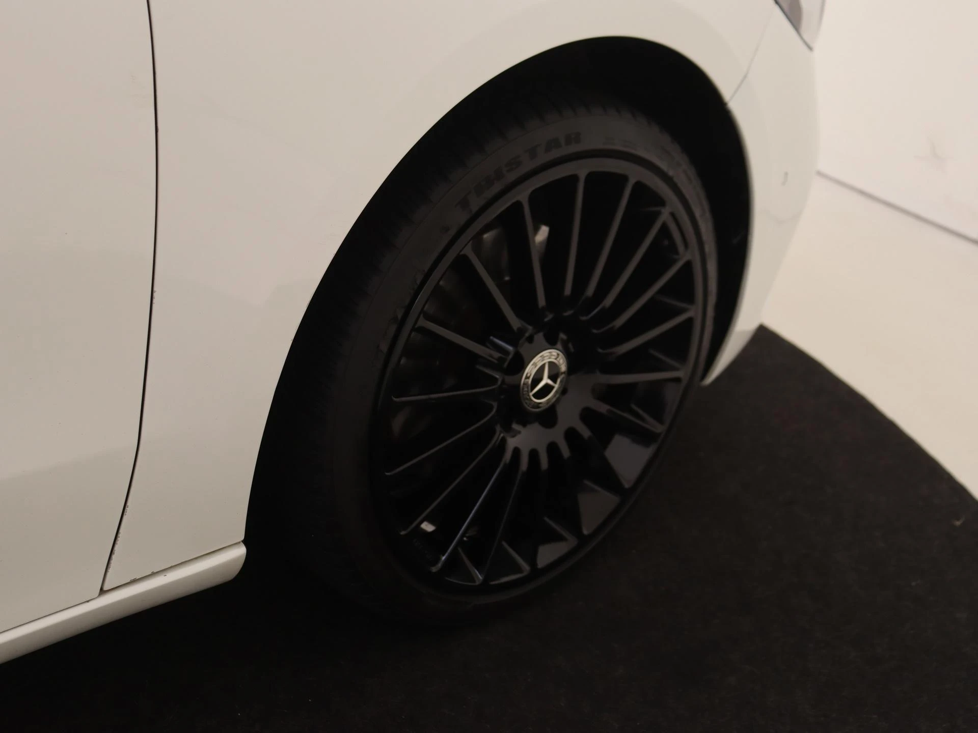 Mercedes-Benz-B-Klasse-image-29