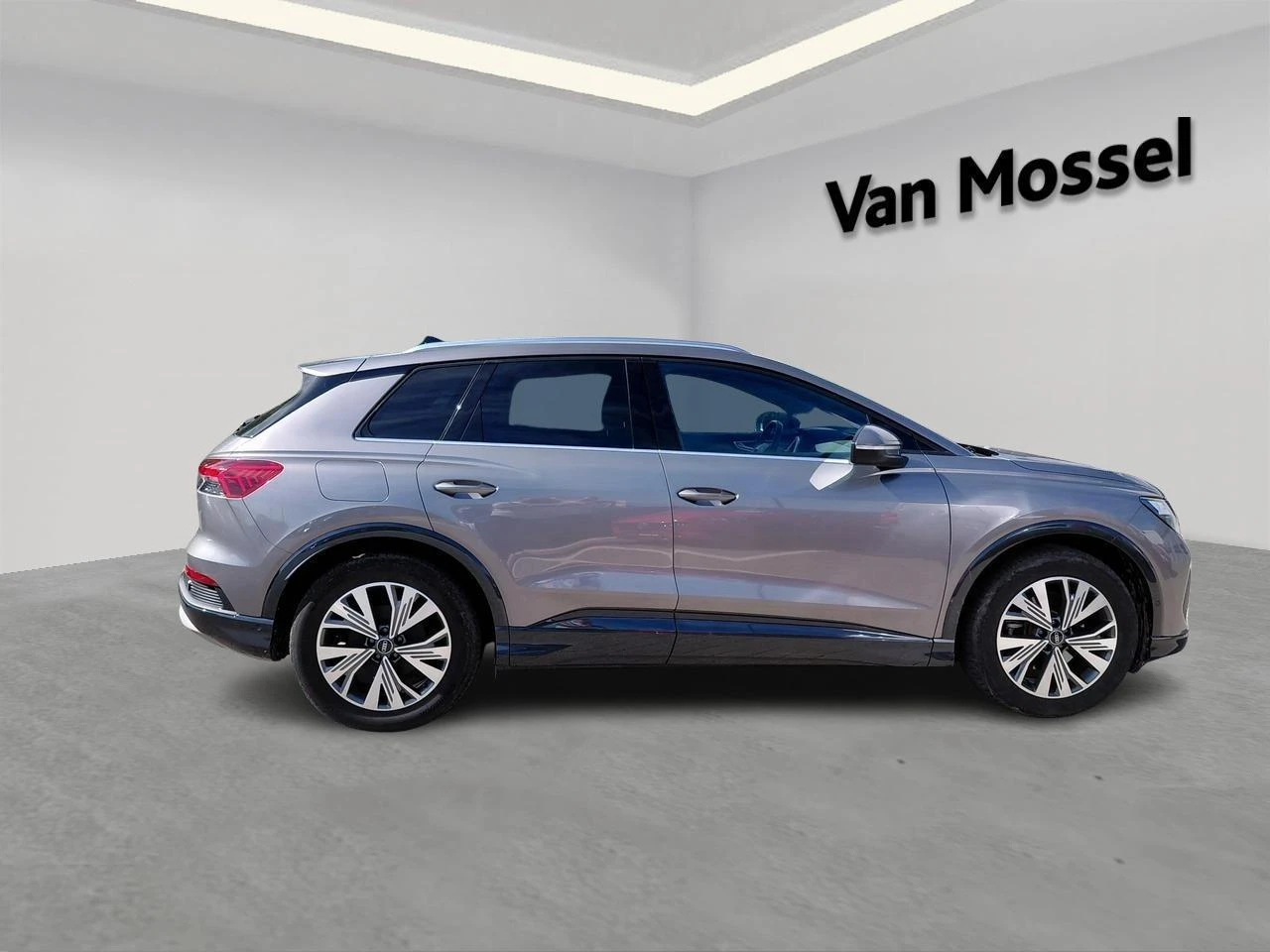 Audi-Q4 e-tron-image-5
