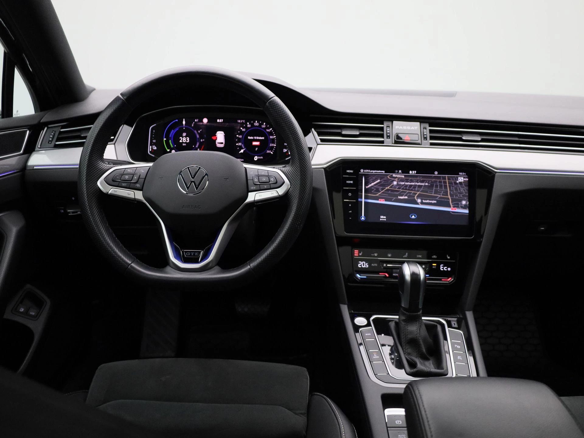 Volkswagen-Passat-image-6