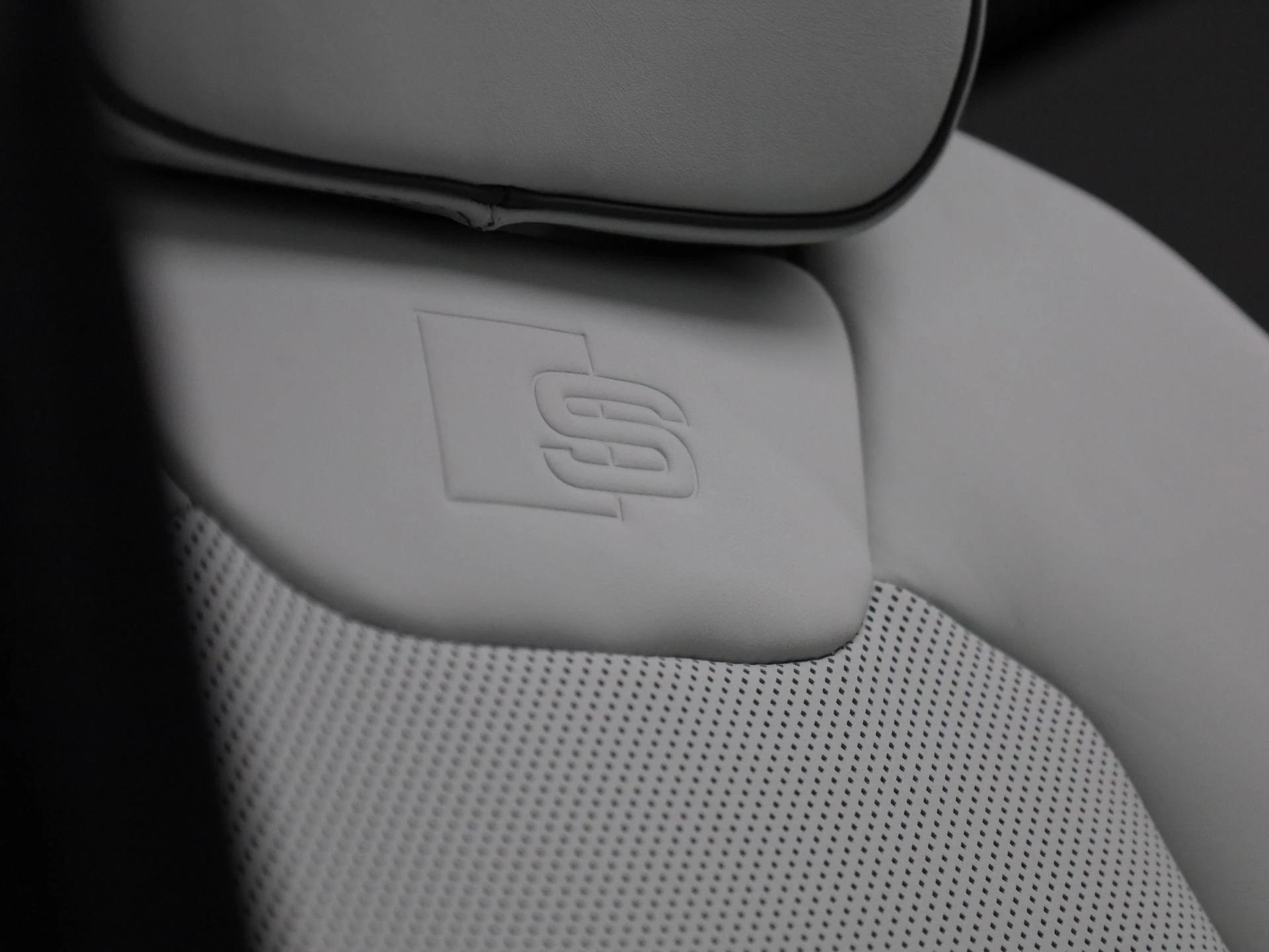 Audi A8 60 TFSI e quattro Lang