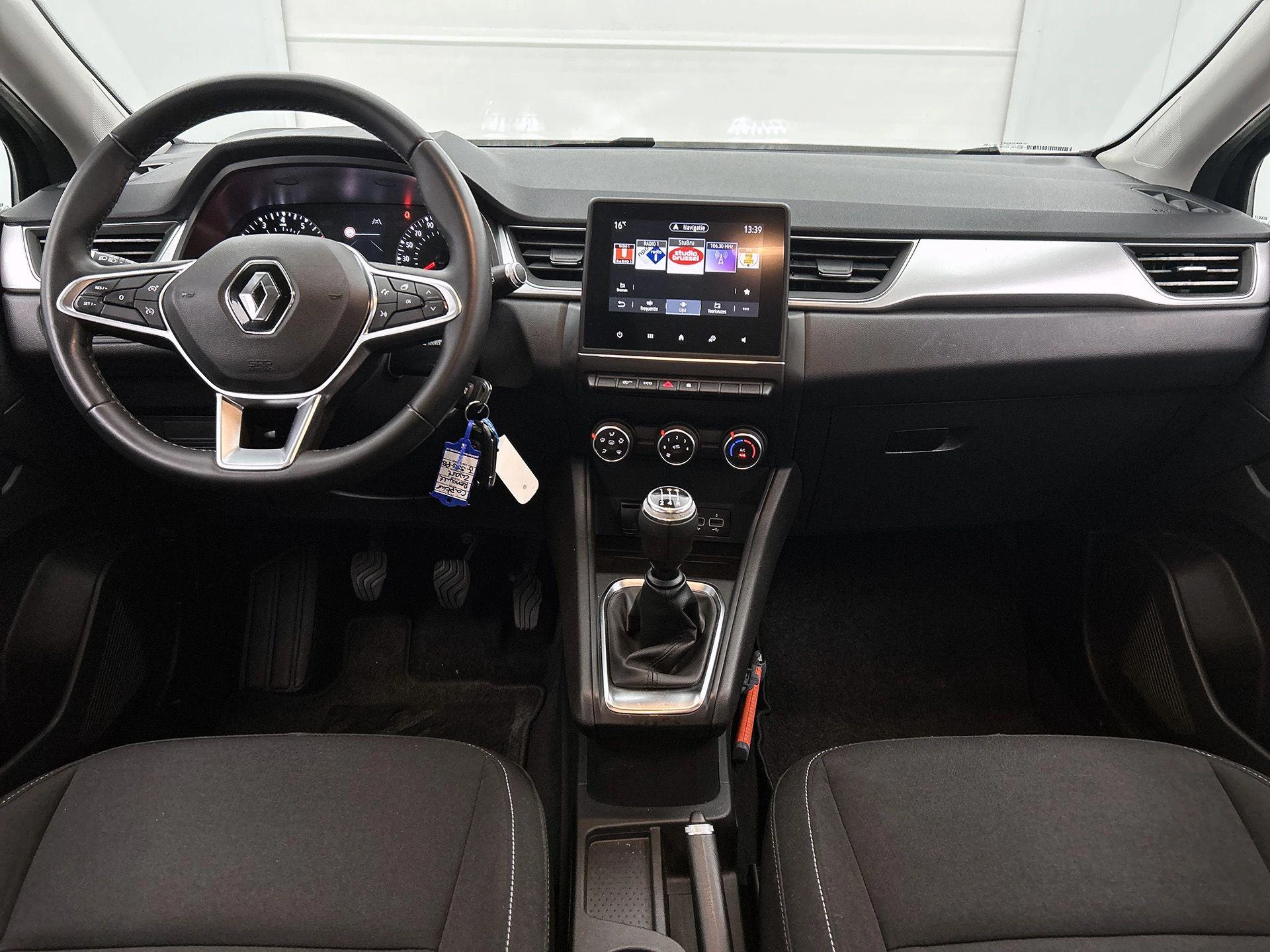 Renault-Captur-image-22