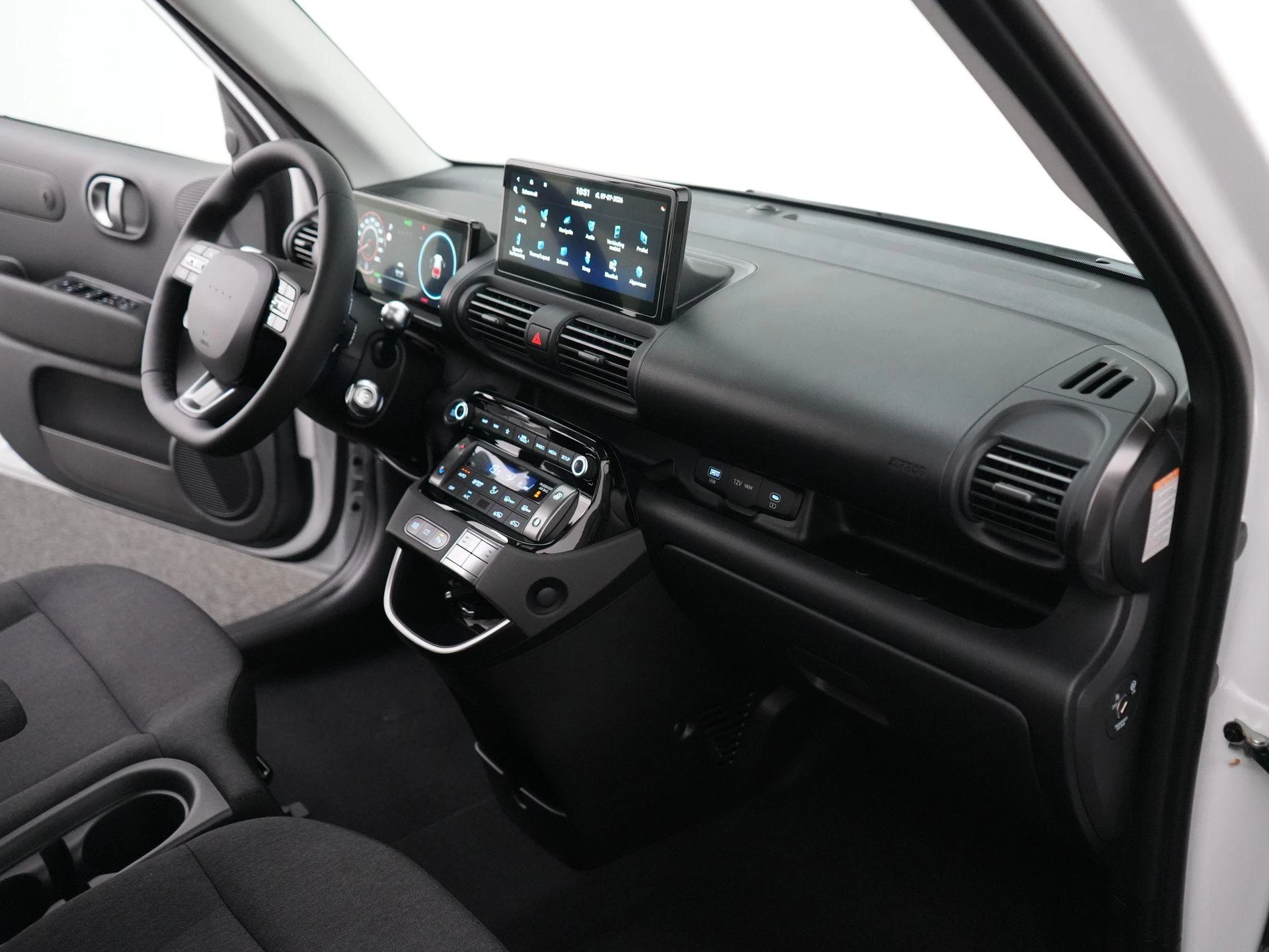 Hyundai-Inster-image-39