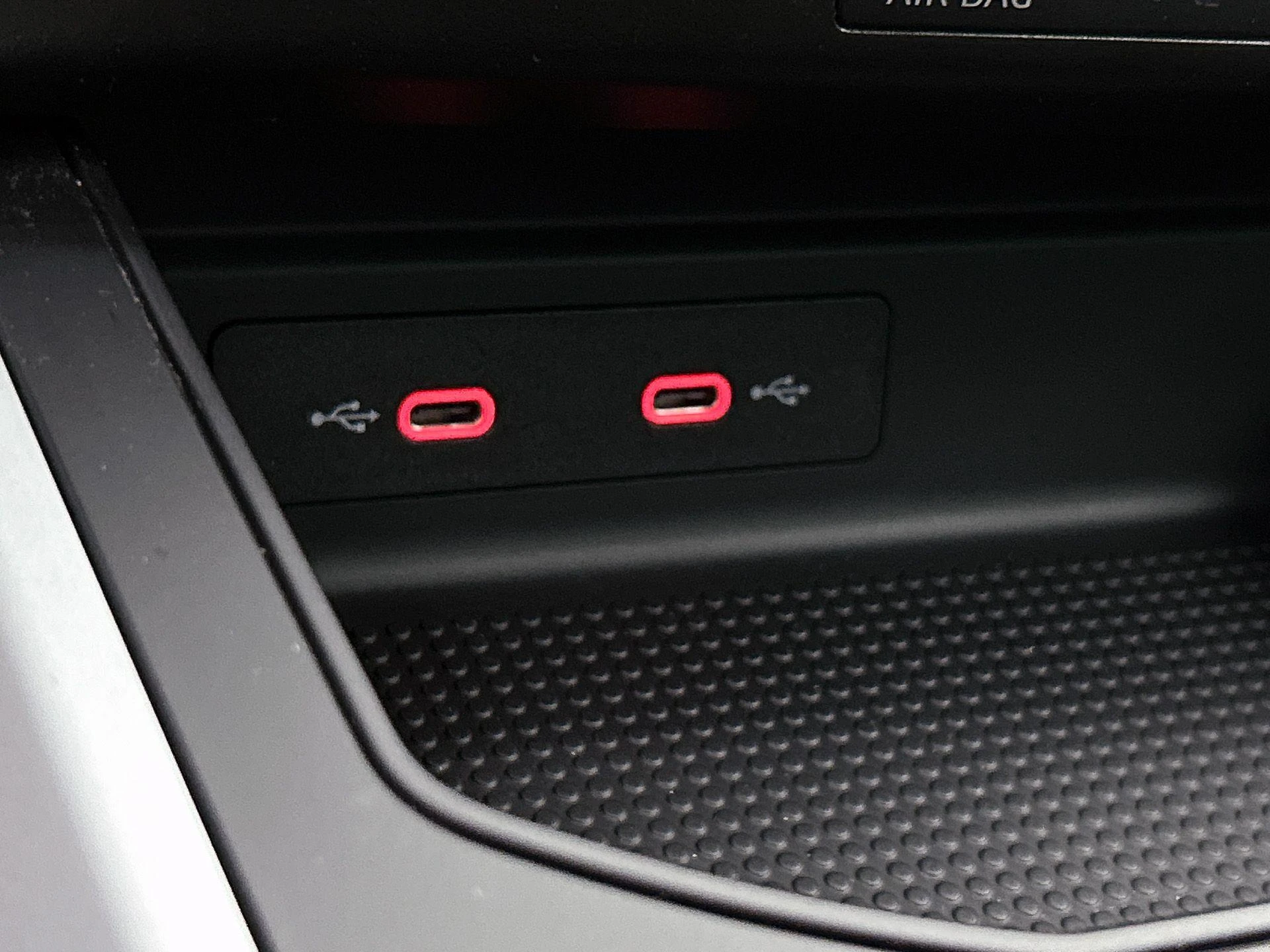 SEAT-Arona-image-29