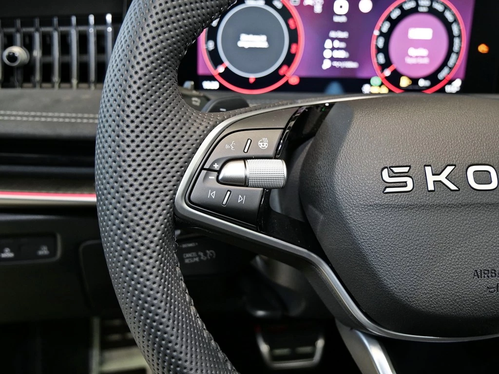 Škoda Superb UPE br. 67.640,- Combi Sportline 2.0 l TDI 4x4 142 kW / 193 PS