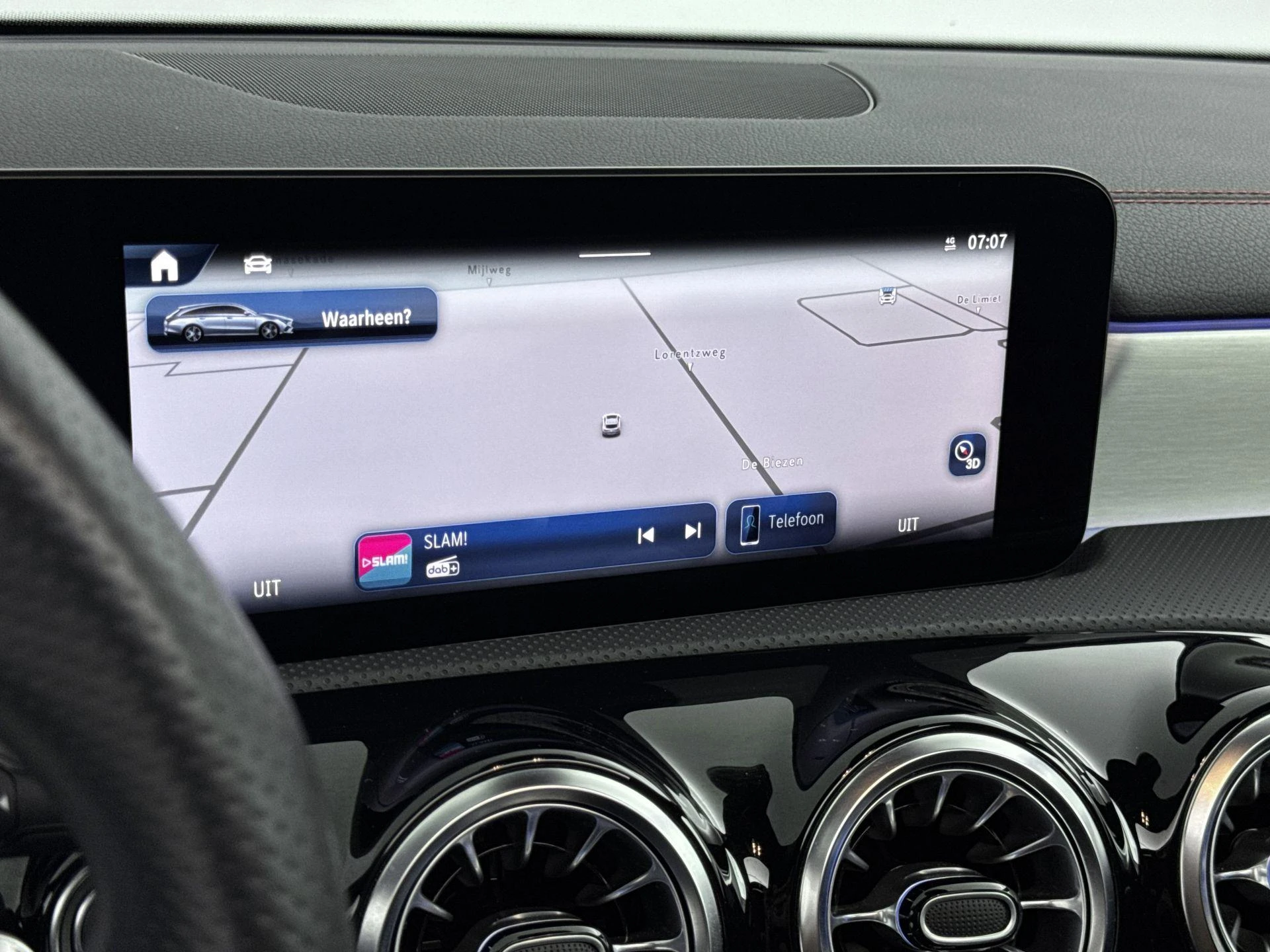 Mercedes-Benz-CLA-image-12