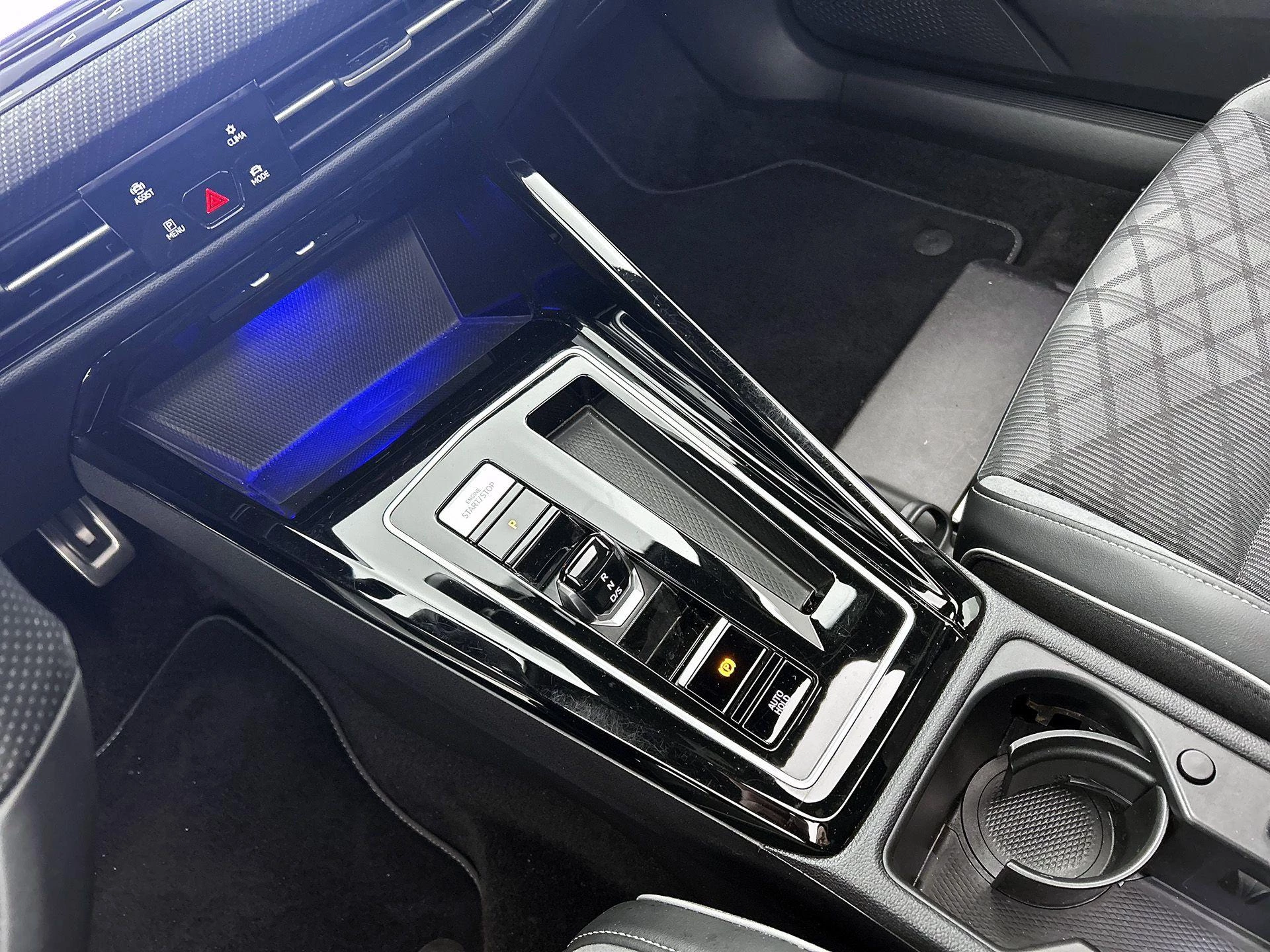 Volkswagen-Golf-image-11