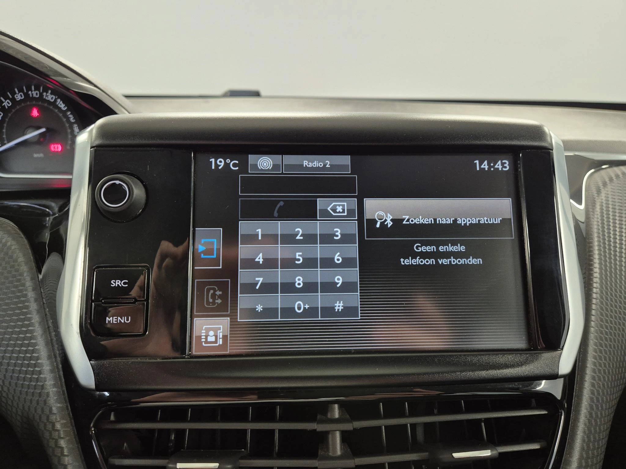 Peugeot-2008-image-17