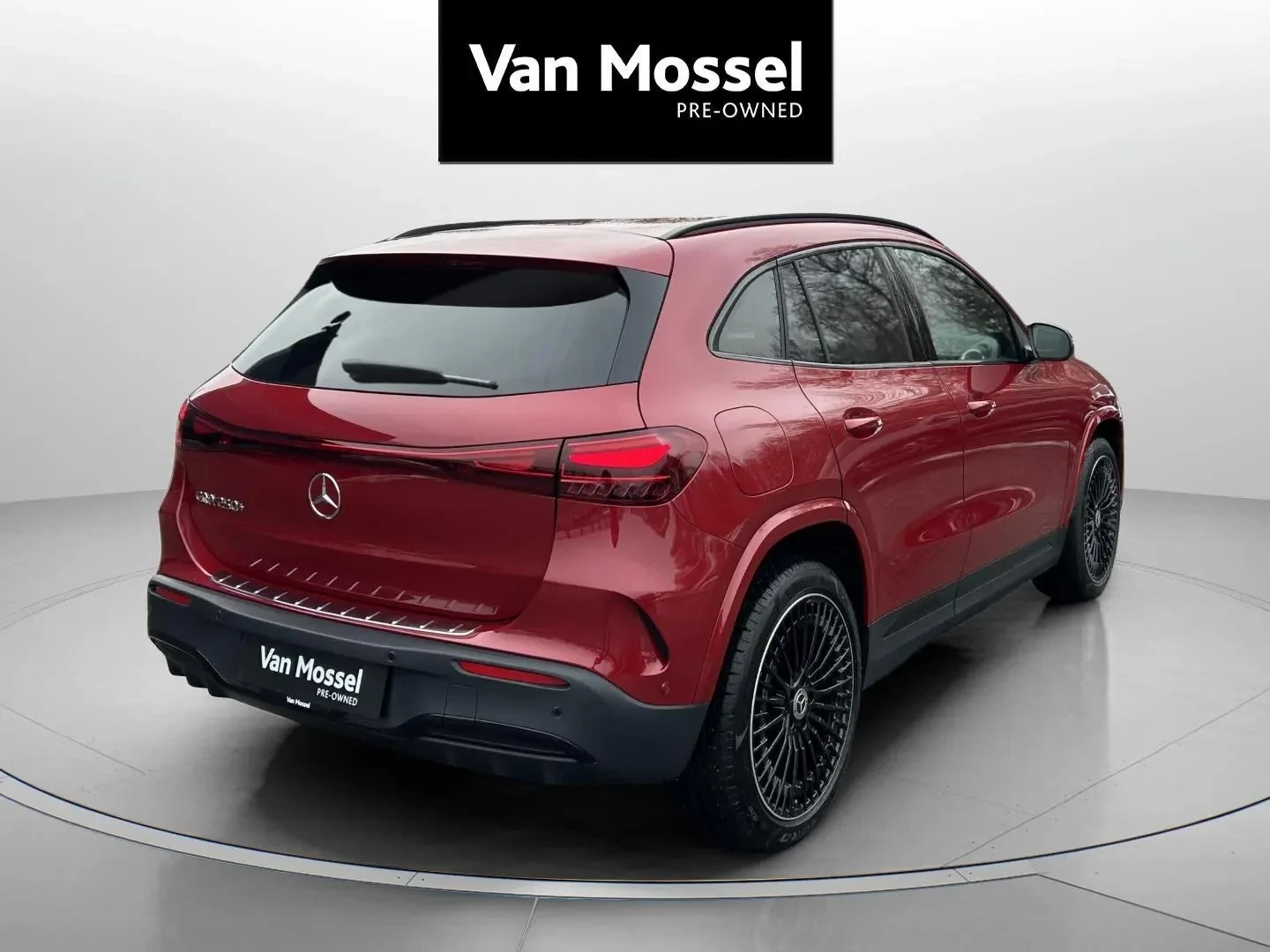 Mercedes-Benz-EQA-image-4