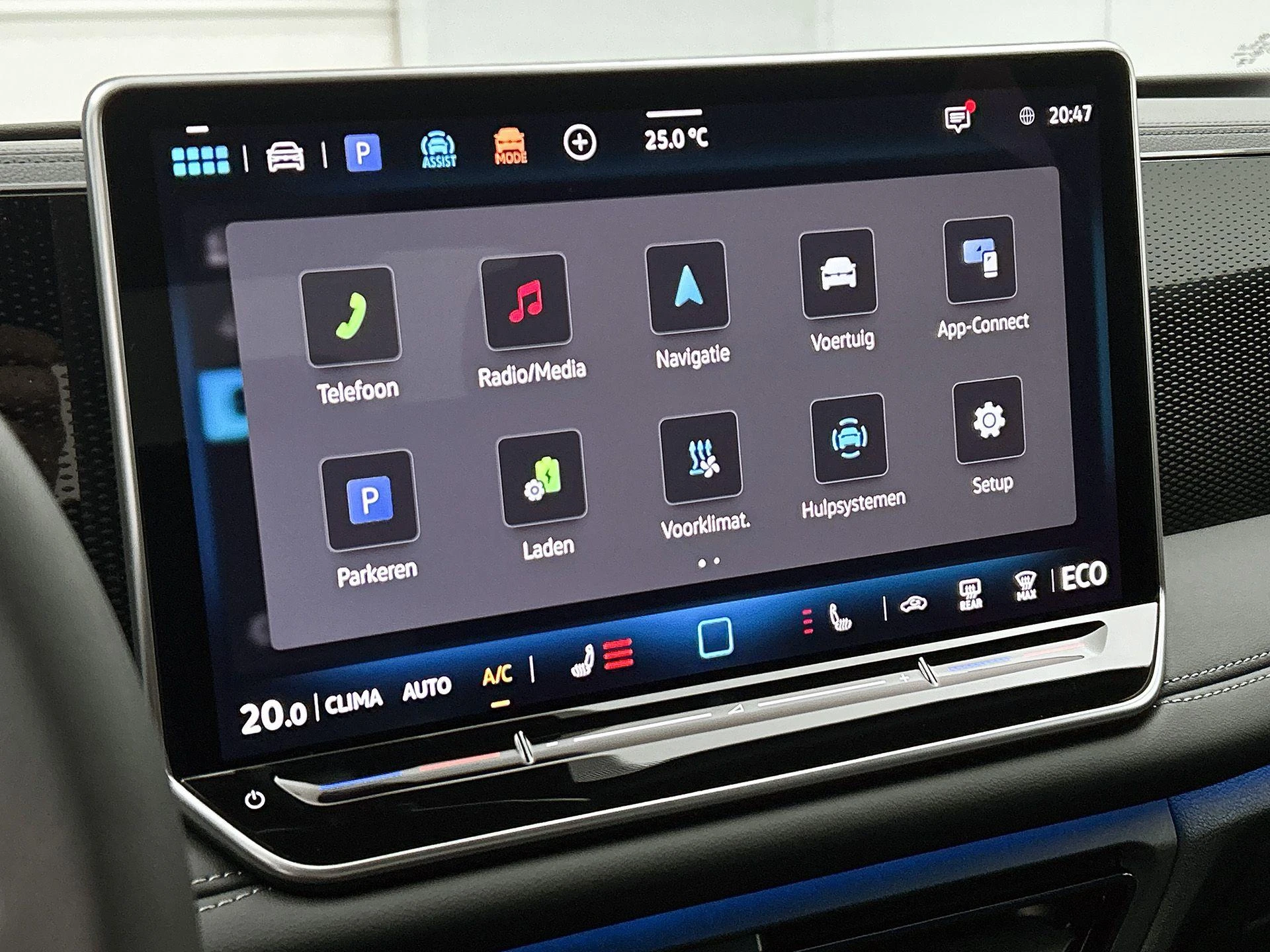Volkswagen-Tiguan-image-17