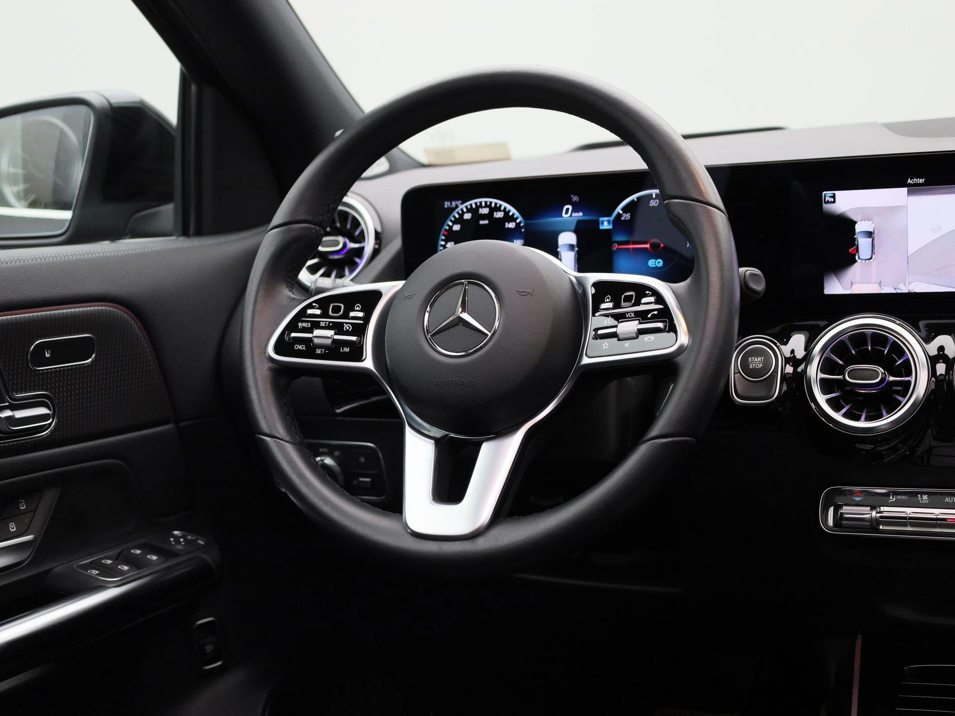 Mercedes-Benz-EQA-image-9
