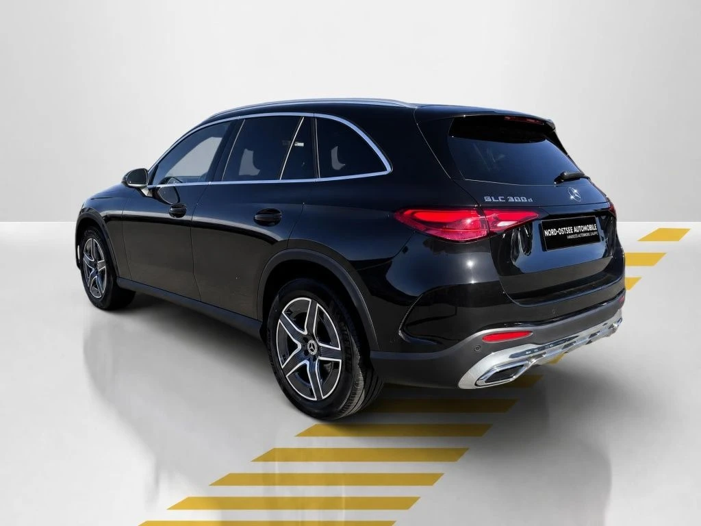 Mercedes-Benz-GLC 300 d-image-12