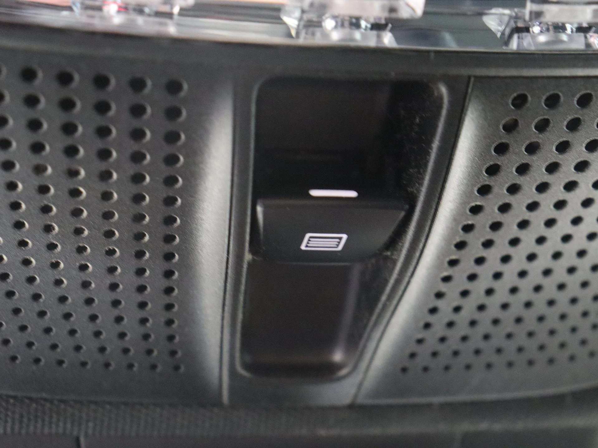 Mercedes-Benz-E-Klasse-image-32