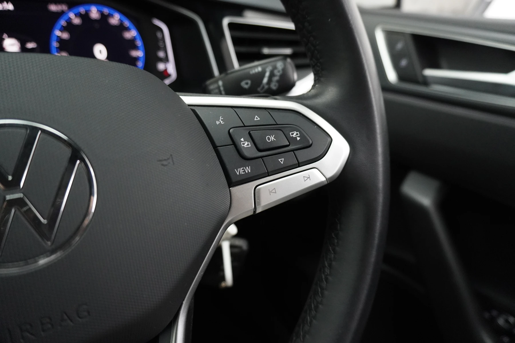 Volkswagen-Polo-image-26