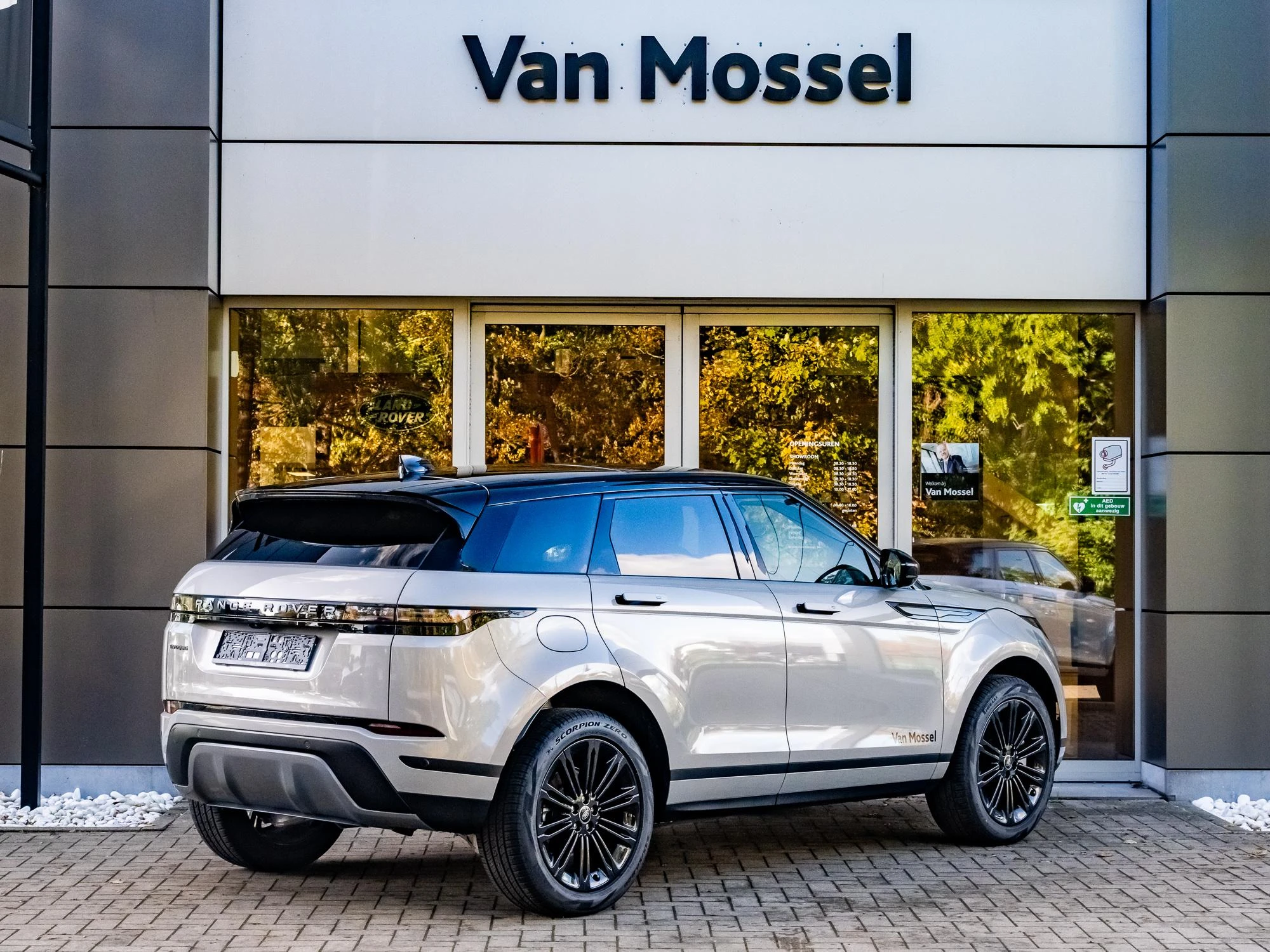 Land Rover-Range Rover Evoque-image-6