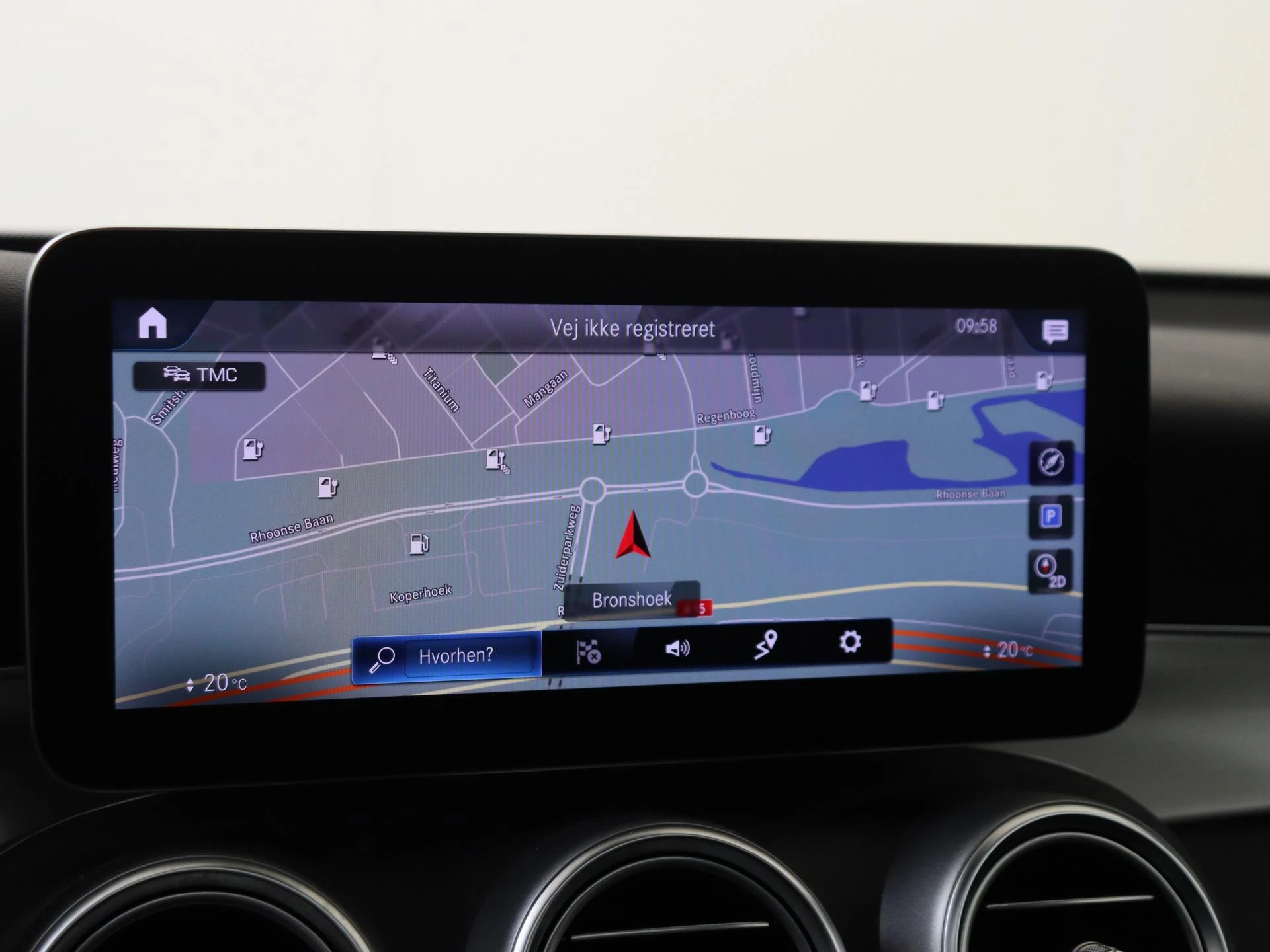 Mercedes-Benz-GLC-image-16