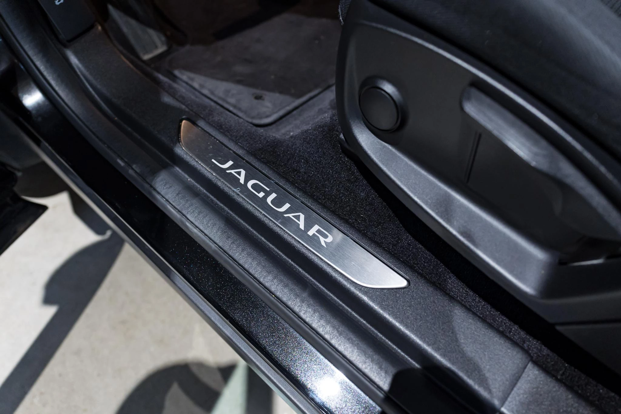 Jaguar-E-PACE-image-14