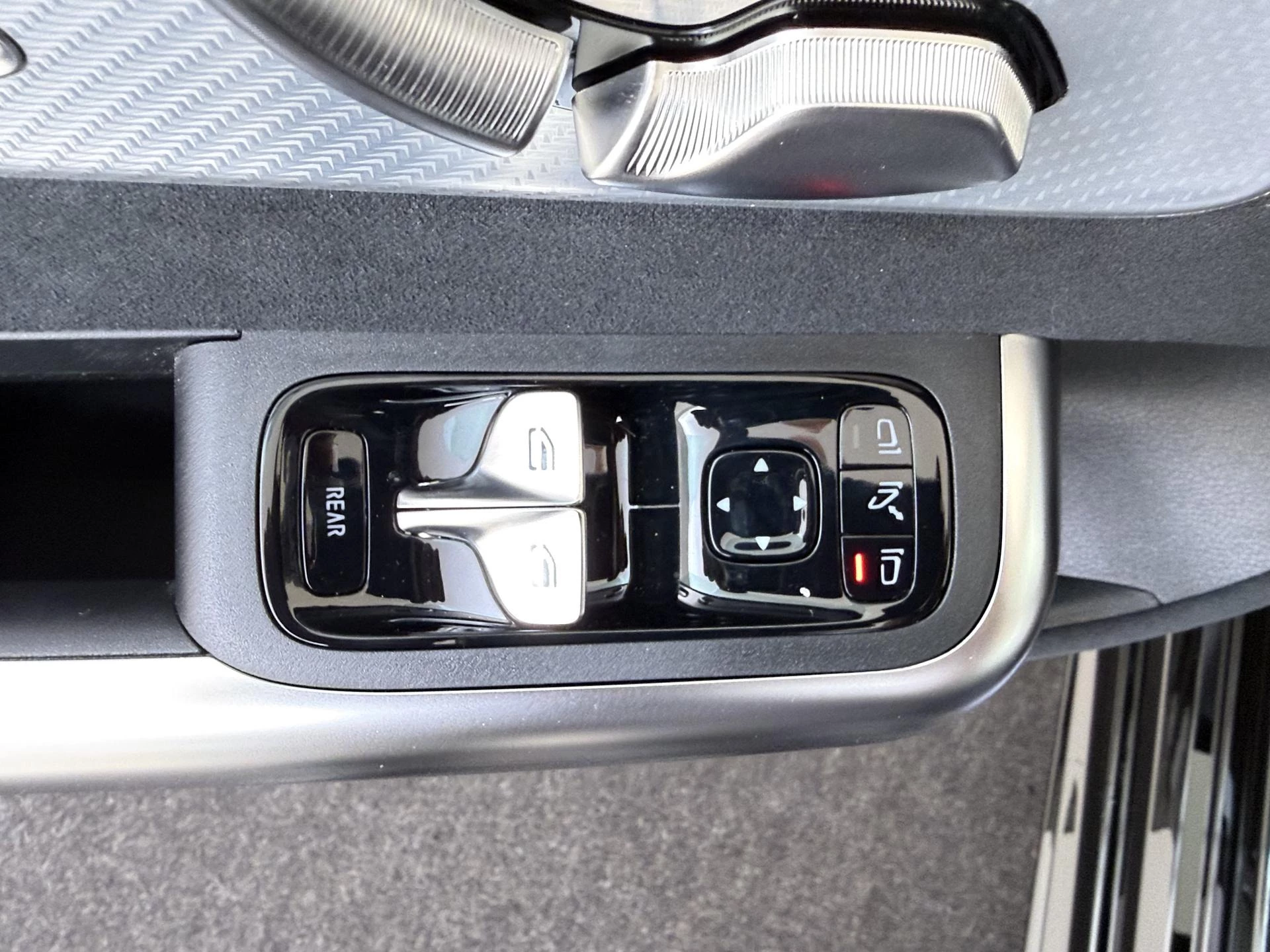 Mercedes-Benz-CLA-image-23