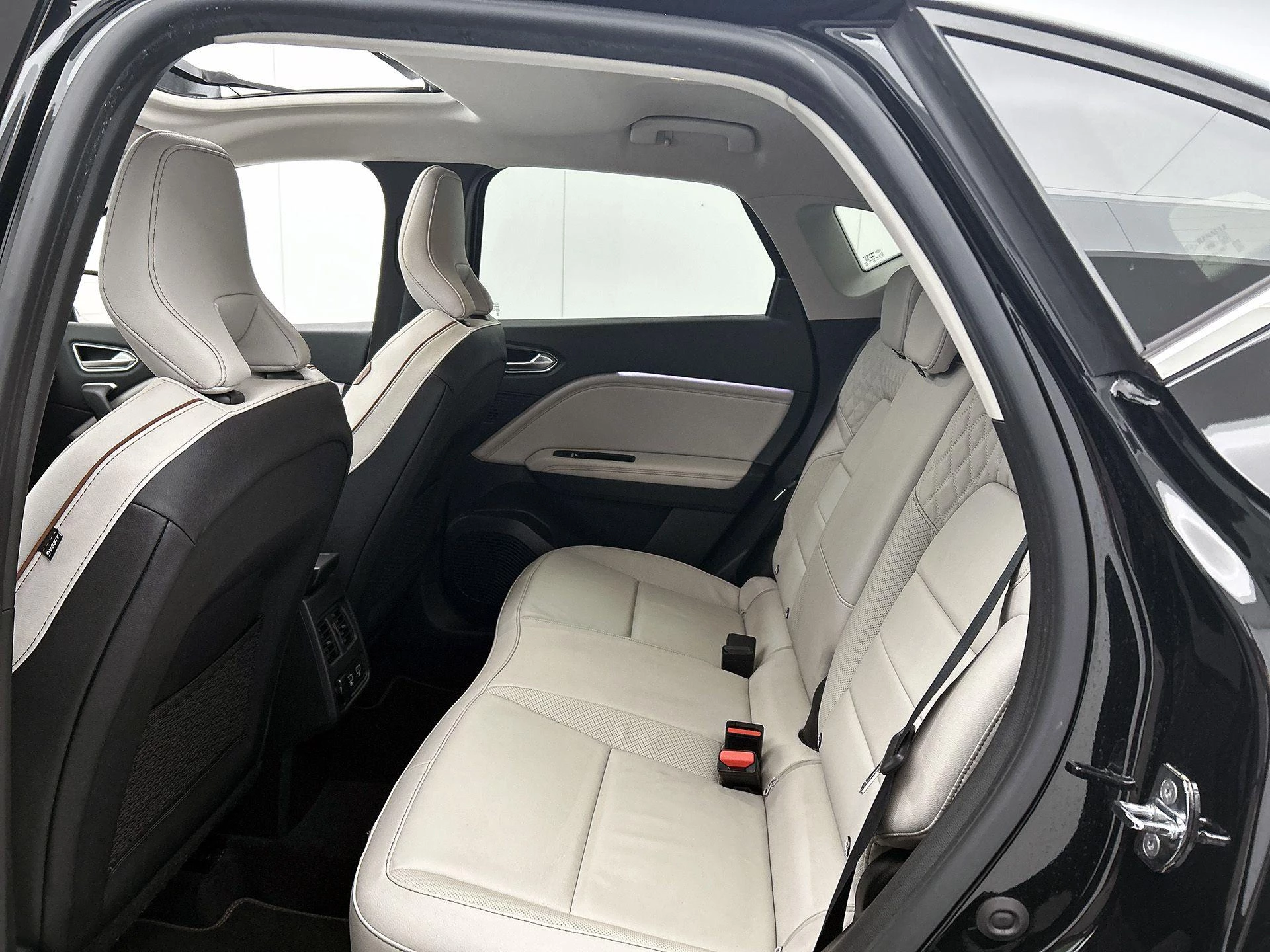 Renault Captur 1.6 E-Tech Plug-in Hybrid 160 Initiale Paris
