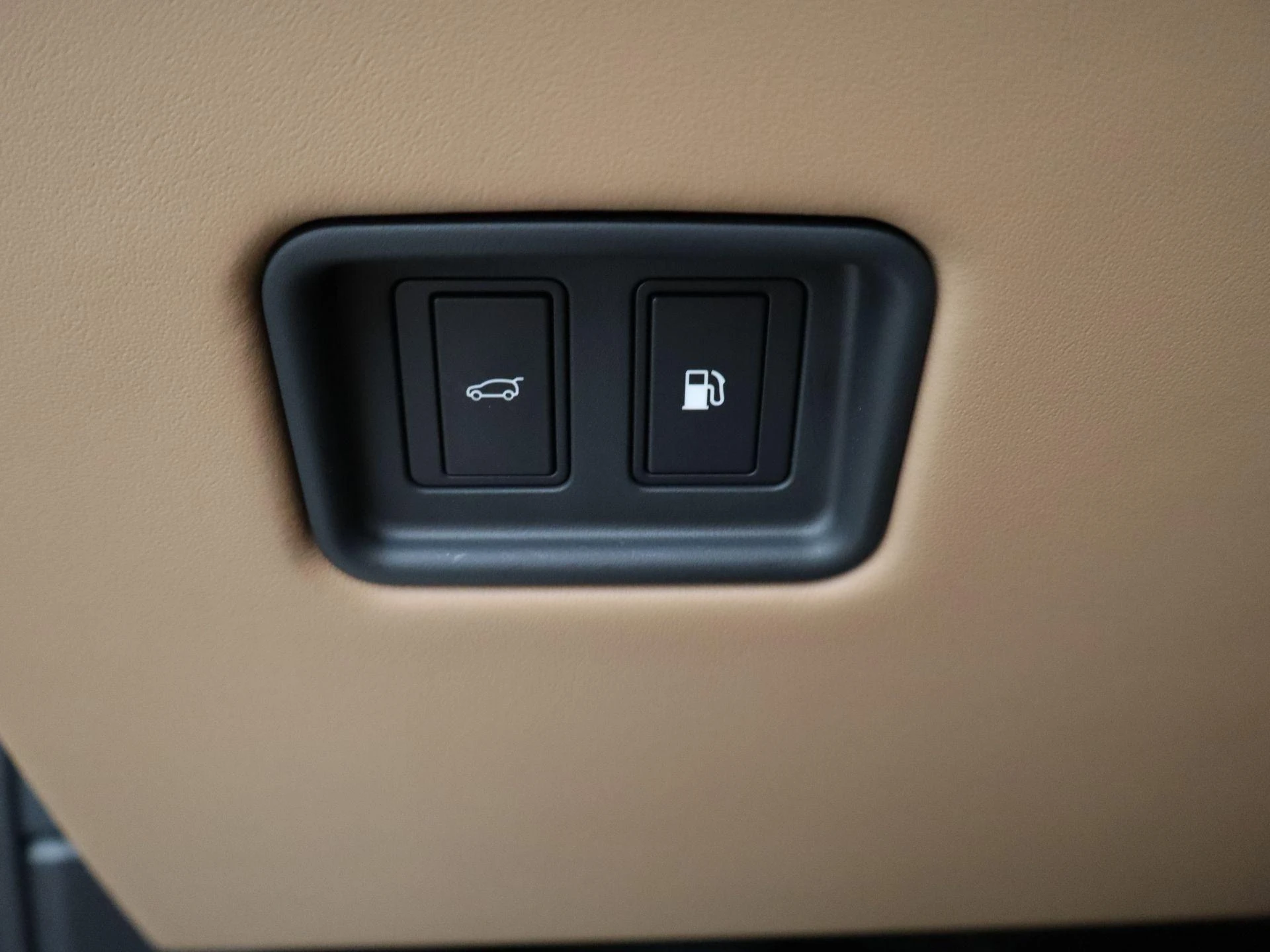 Land Rover-Range Rover-image-18