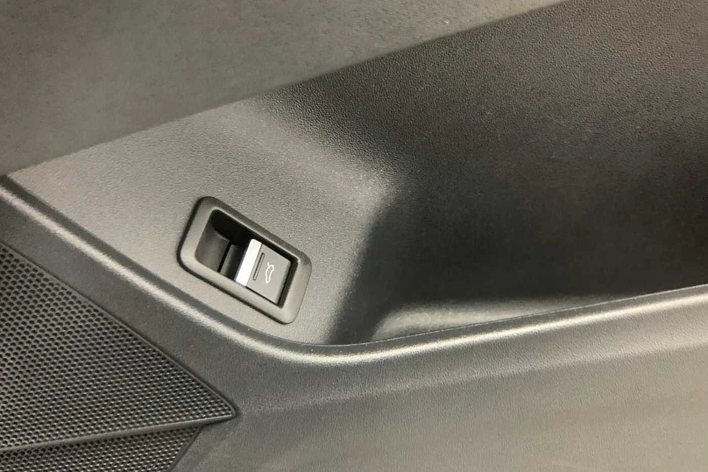 Audi-Q4 e-tron-image-30
