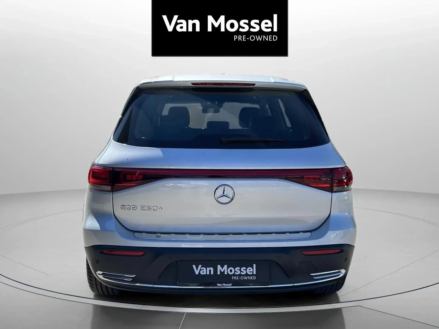 Mercedes-Benz-EQB-image-5