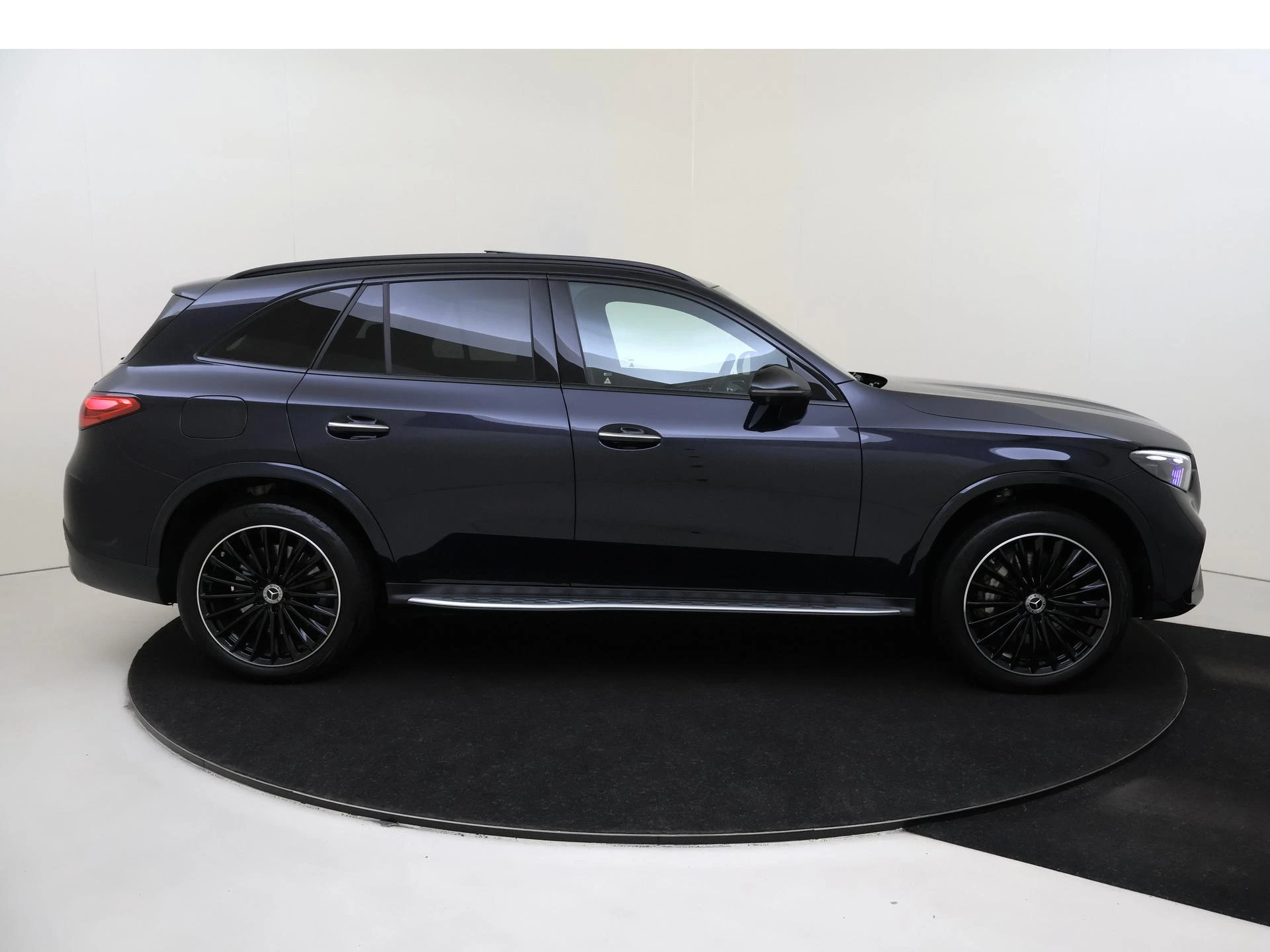 Mercedes-Benz-GLC-image-8